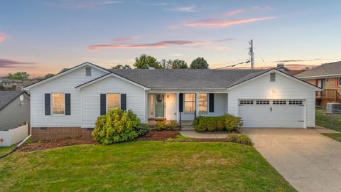 Photo of 202 Rookwood Court, Richmond, KY 40475 (MLS # 25503104)