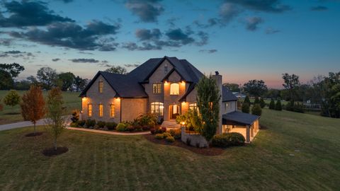Photo of 980 Chandamere Way, Nicholasville, KY 40356 (MLS # 25502164)