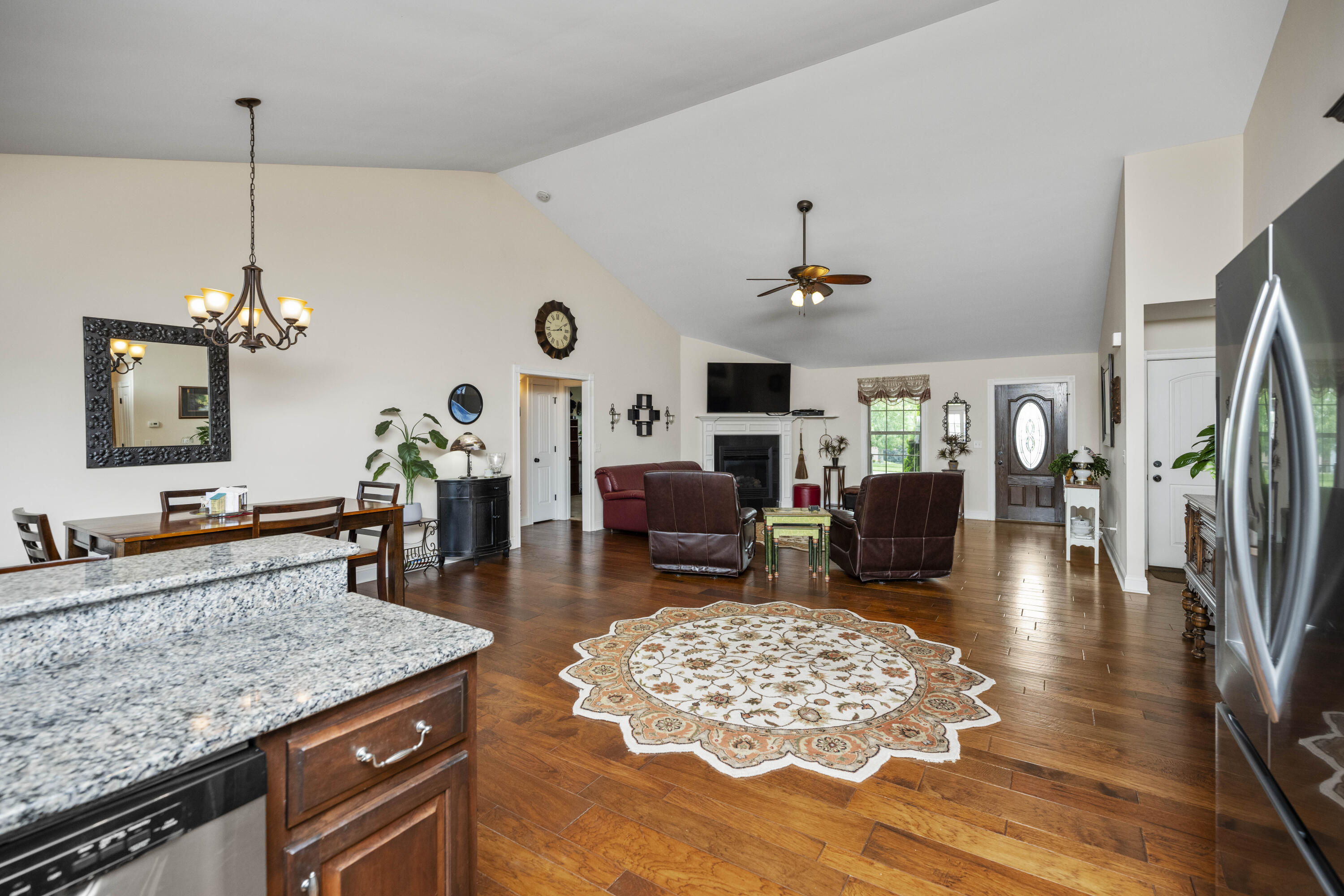 Richmond, Kentucky 40475, United States, 3 Bedrooms Bedrooms, ,3 BathroomsBathrooms,Residential,Active,153142