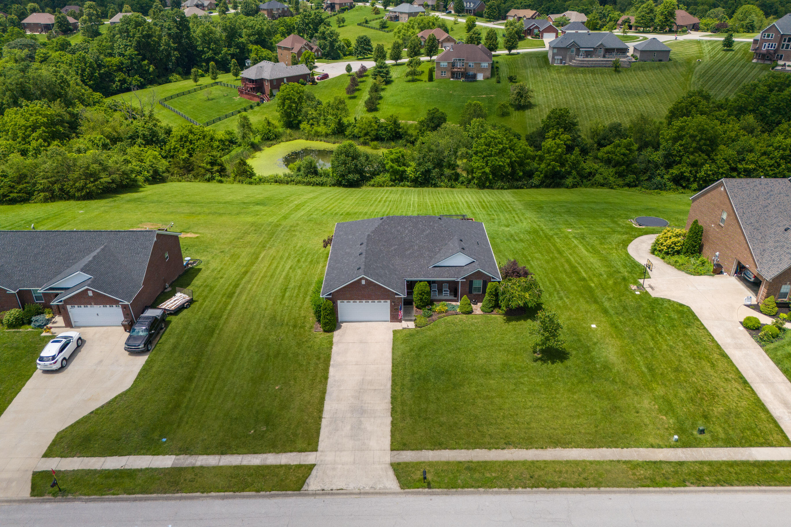 Richmond, Kentucky 40475, United States, 3 Bedrooms Bedrooms, ,3 BathroomsBathrooms,Residential,Active,153142