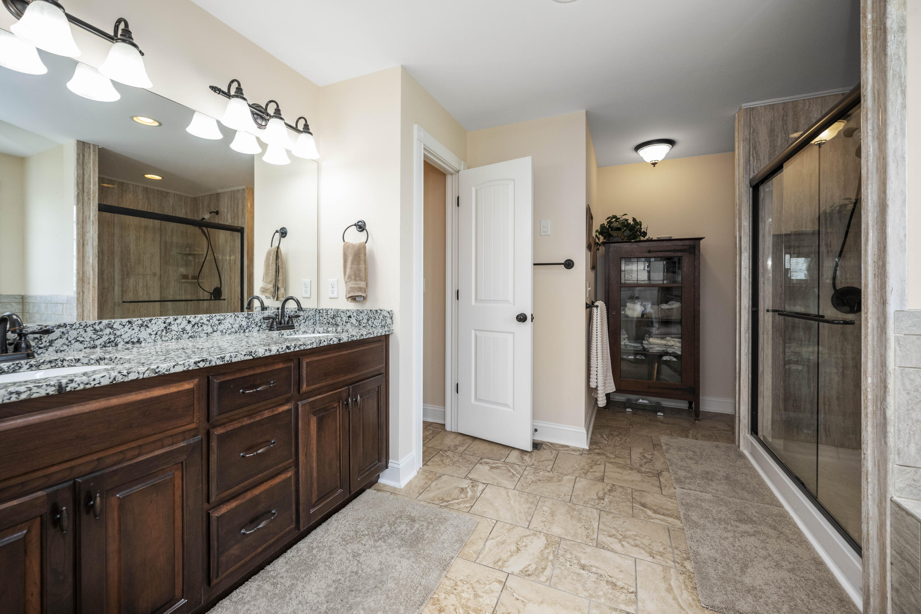 Richmond, Kentucky 40475, United States, 3 Bedrooms Bedrooms, ,3 BathroomsBathrooms,Residential,Active,153142