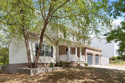 Photo of 1208 Kenesaw Village Drive, Lexington, KY 40515 (MLS # 25500287)