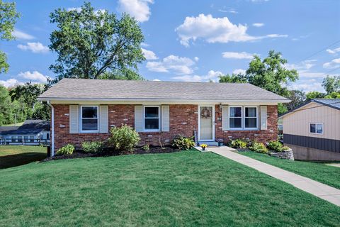 Photo of 413 Elm Street Heights, Versailles, KY 40383 (MLS # 25501858)