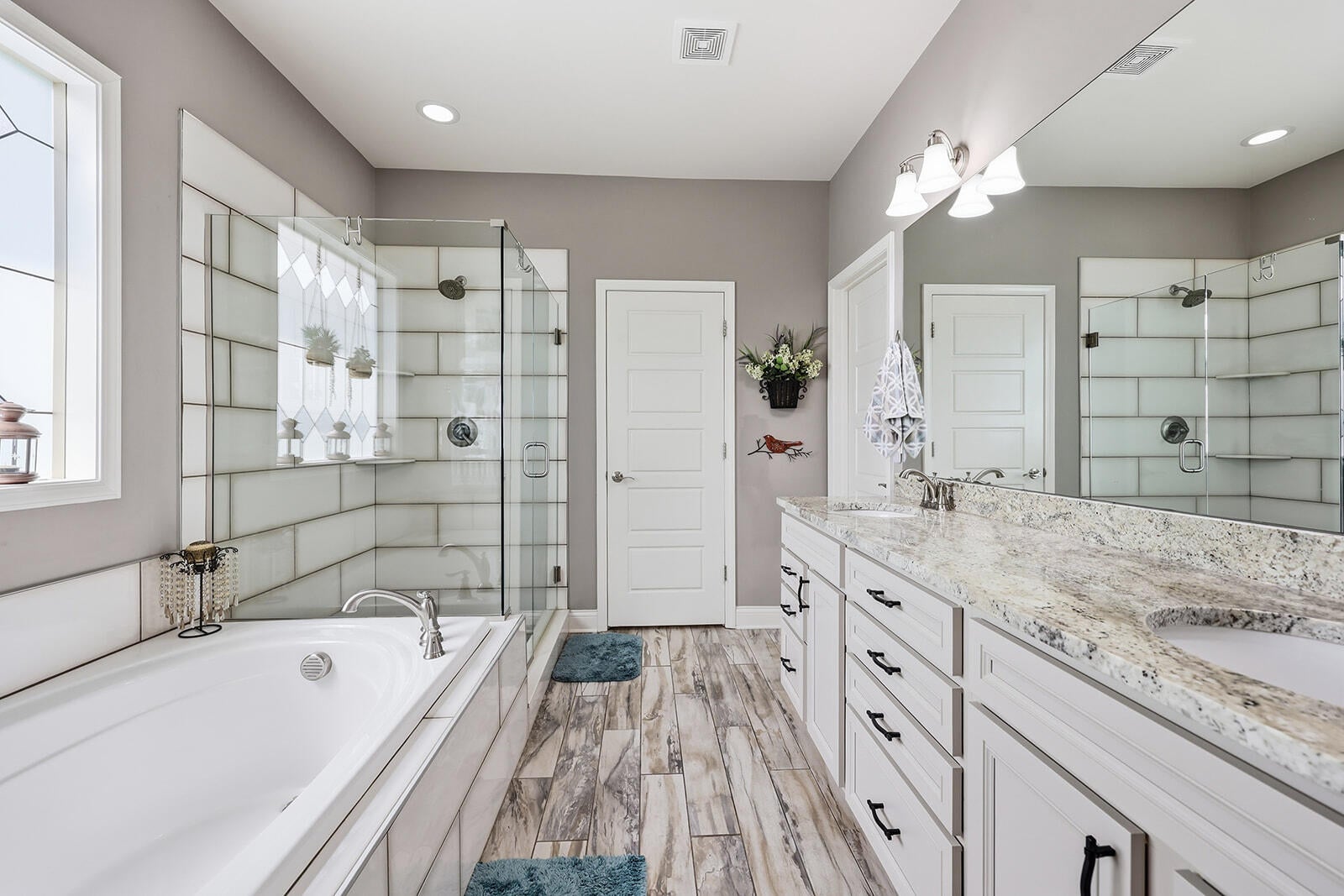 3676 Bay Springs Park