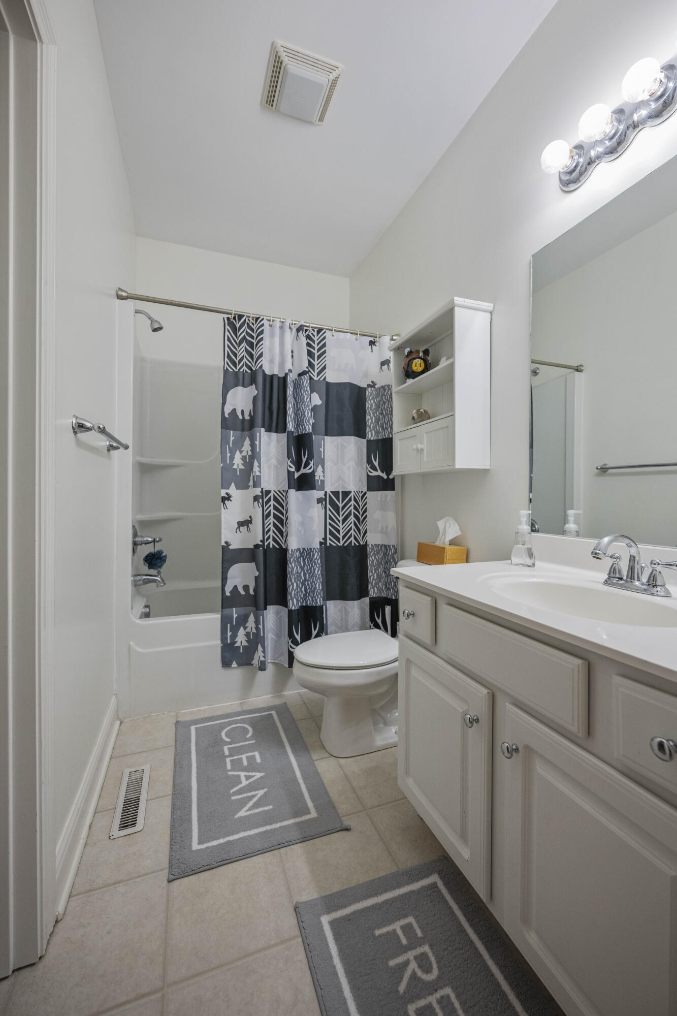 Richmond, Kentucky 40475, United States, 4 Bedrooms Bedrooms, ,3 BathroomsBathrooms,Residential,Active,159568