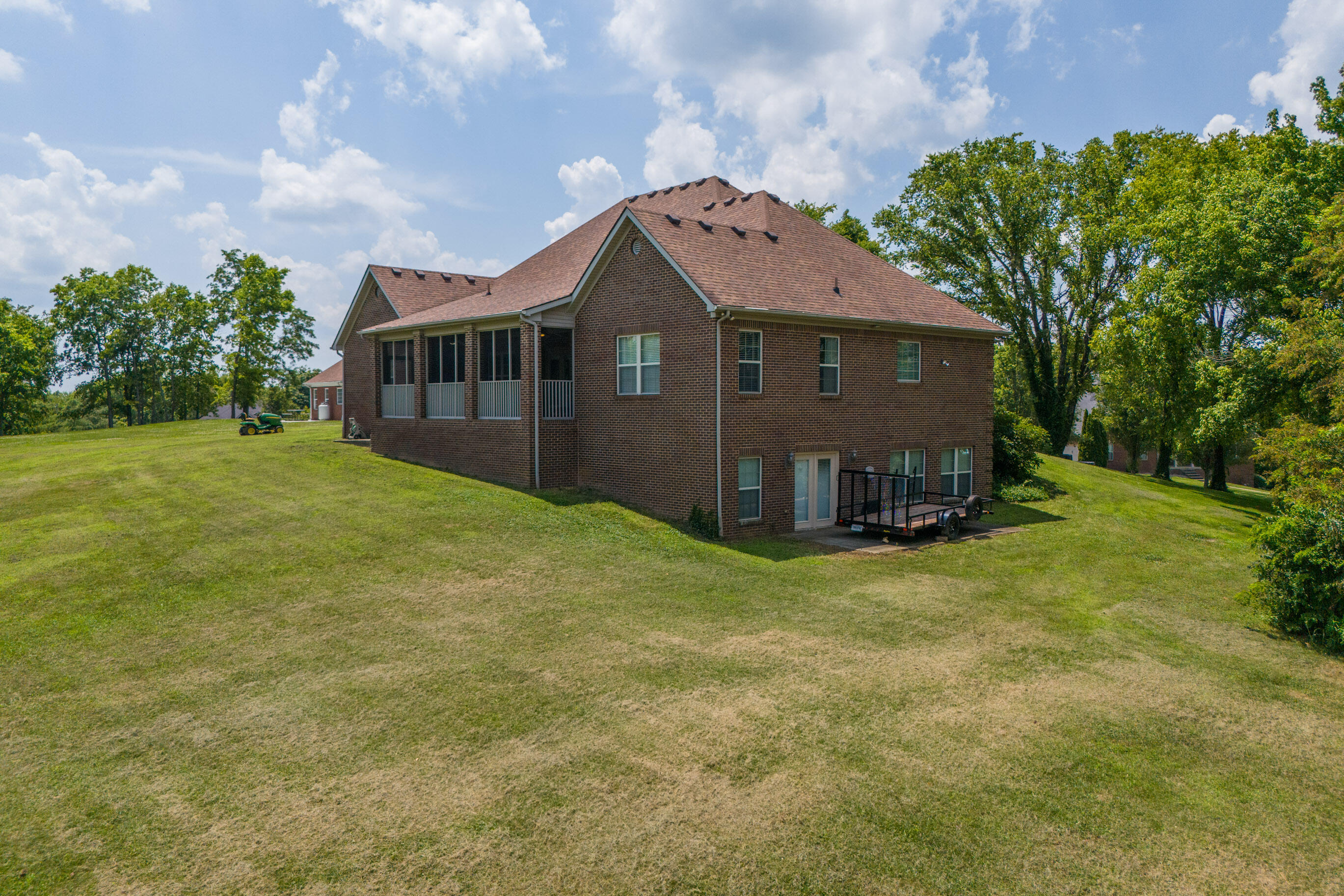 Richmond, Kentucky 40475, United States, 4 Bedrooms Bedrooms, ,3 BathroomsBathrooms,Residential,Active,159568