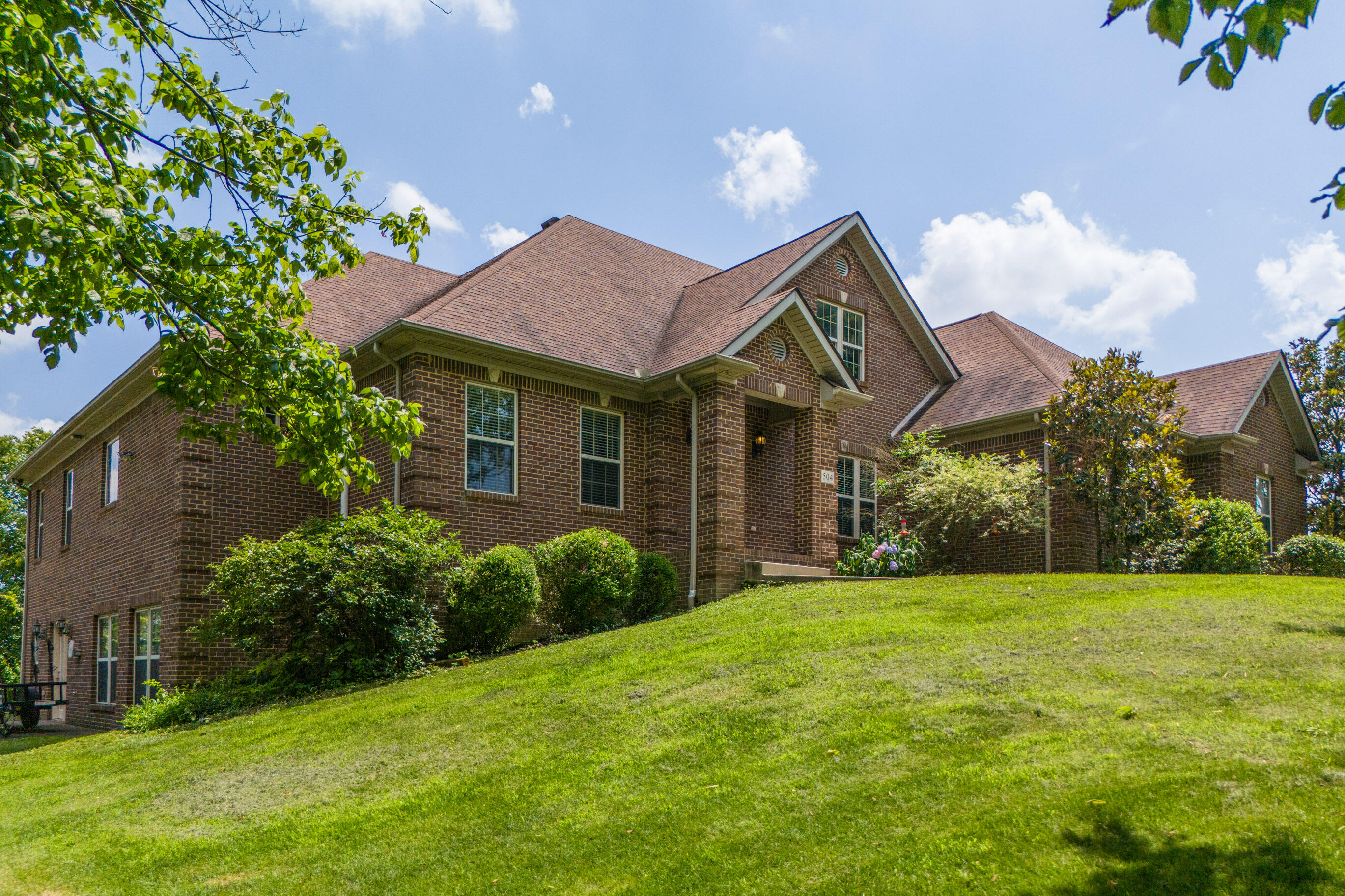 Richmond, Kentucky 40475, United States, 4 Bedrooms Bedrooms, ,3 BathroomsBathrooms,Residential,Active,159568