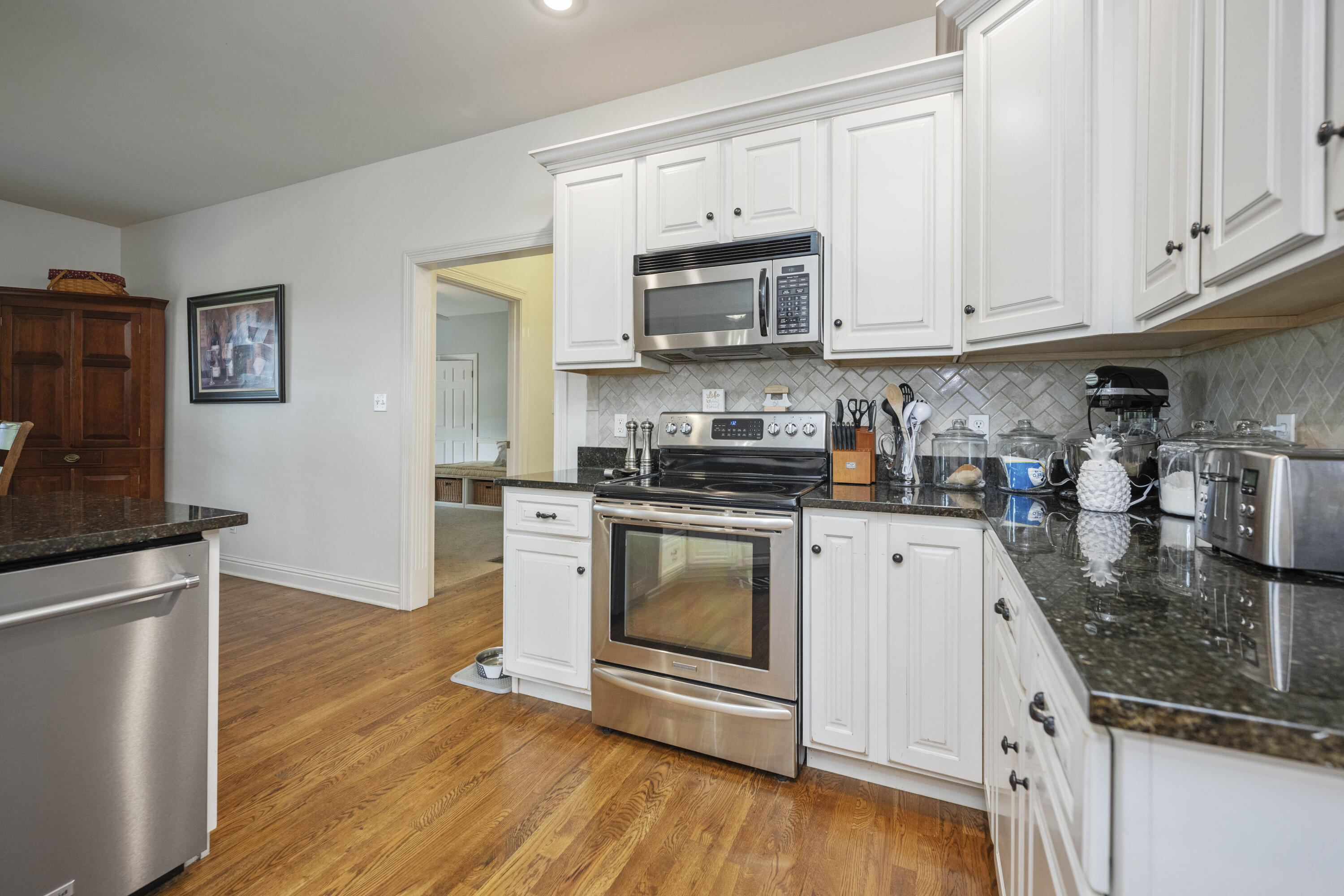 Richmond, Kentucky 40475, United States, 4 Bedrooms Bedrooms, ,3 BathroomsBathrooms,Residential,Active,159568