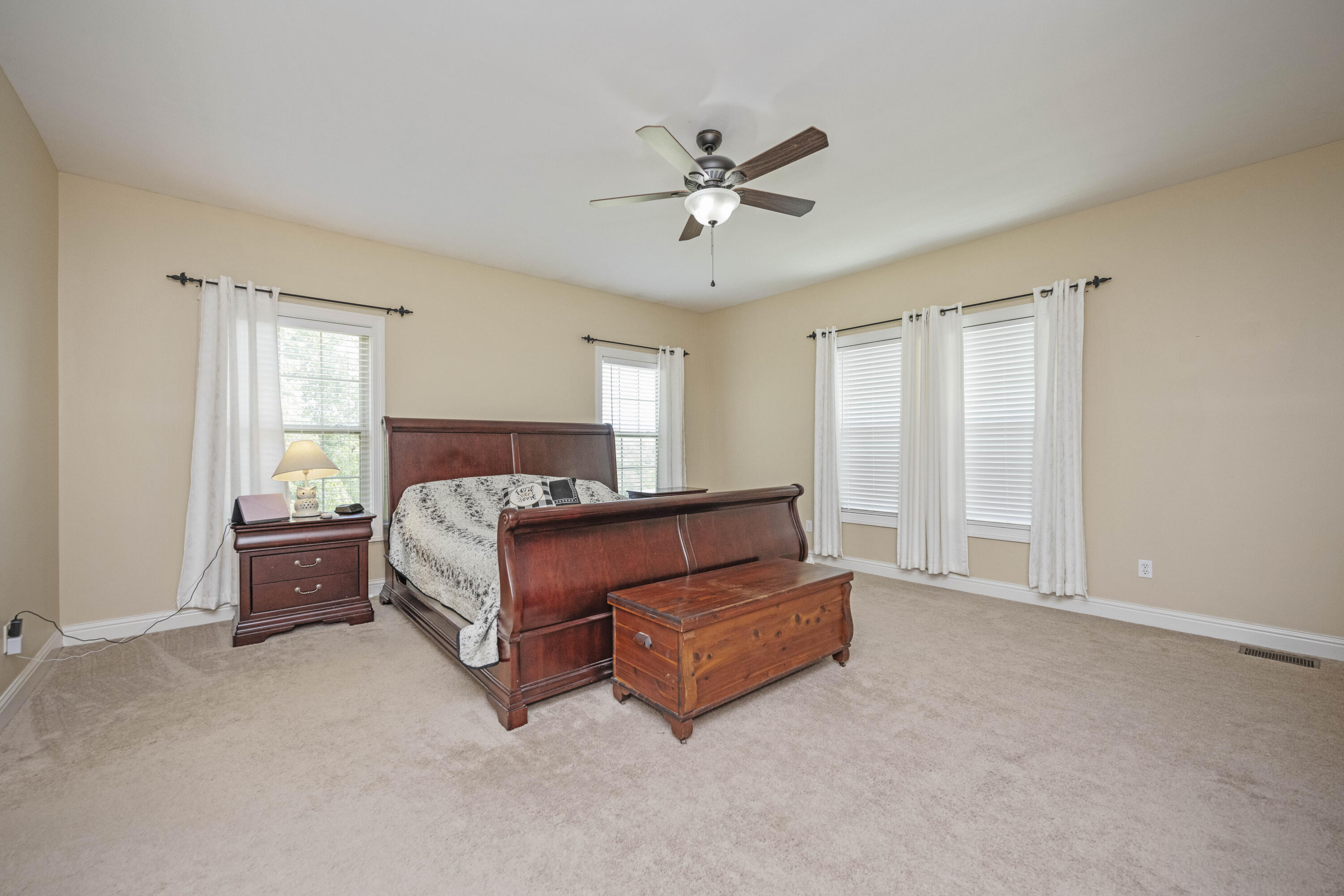 Richmond, Kentucky 40475, United States, 4 Bedrooms Bedrooms, ,3 BathroomsBathrooms,Residential,Active,159568