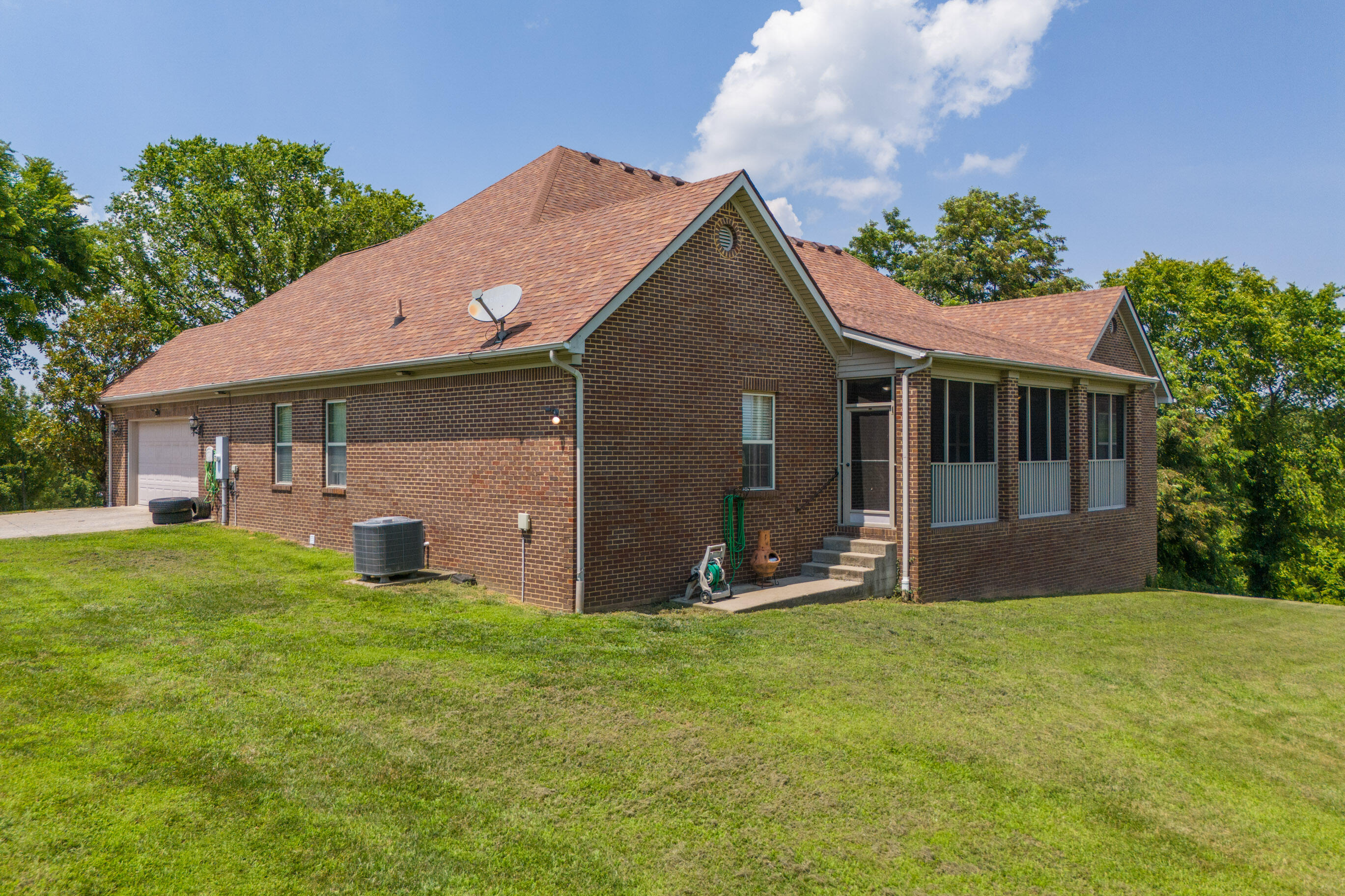 Richmond, Kentucky 40475, United States, 4 Bedrooms Bedrooms, ,3 BathroomsBathrooms,Residential,Active,159568