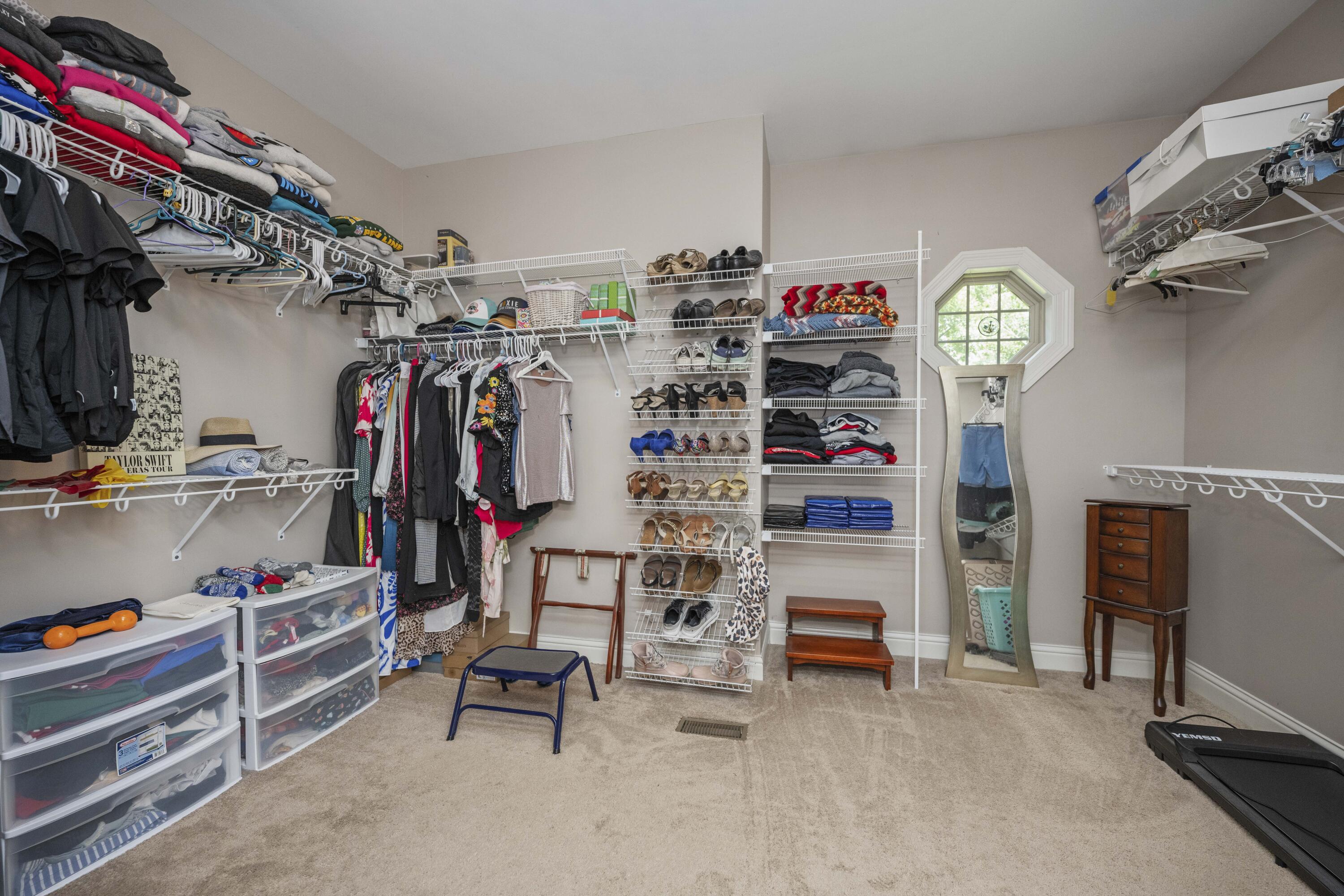 Richmond, Kentucky 40475, United States, 4 Bedrooms Bedrooms, ,3 BathroomsBathrooms,Residential,Active,159568