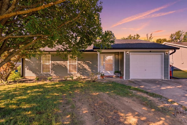 1416 WENDY DR, LAWRENCEBURG, KY 40342 - Image ca33de7eb94a6feb41beffad32e00199/467956465