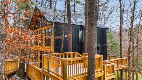 Property photo of 3 Pine Forest Park Rd, Campton, KY 41301