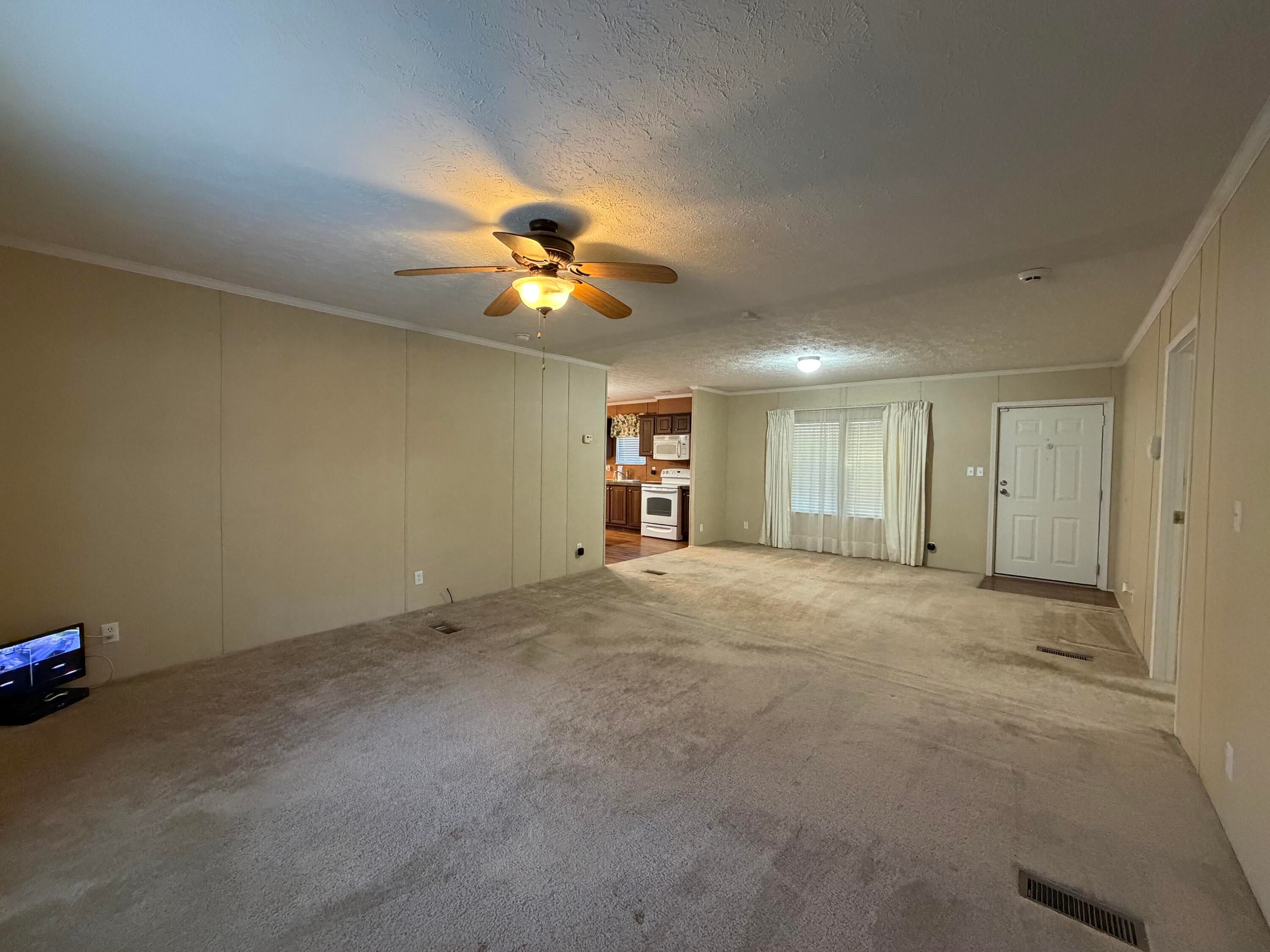 1759 N Highway 413