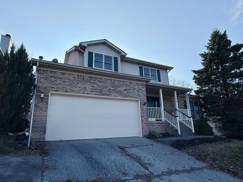 Photo of 2278 Harrods Pointe Trace, Lexington, KY 40514 (MLS # 25507485)