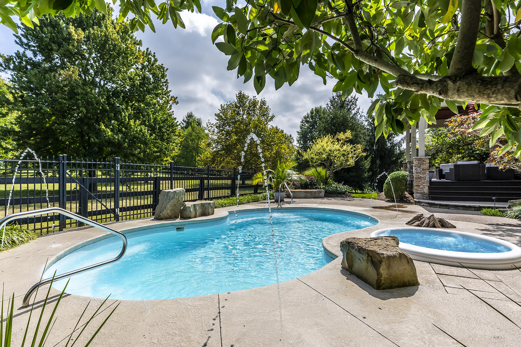 Lexington, Kentucky 40513, United States, 4 Bedrooms Bedrooms, ,5 BathroomsBathrooms,Residential,Active,85346