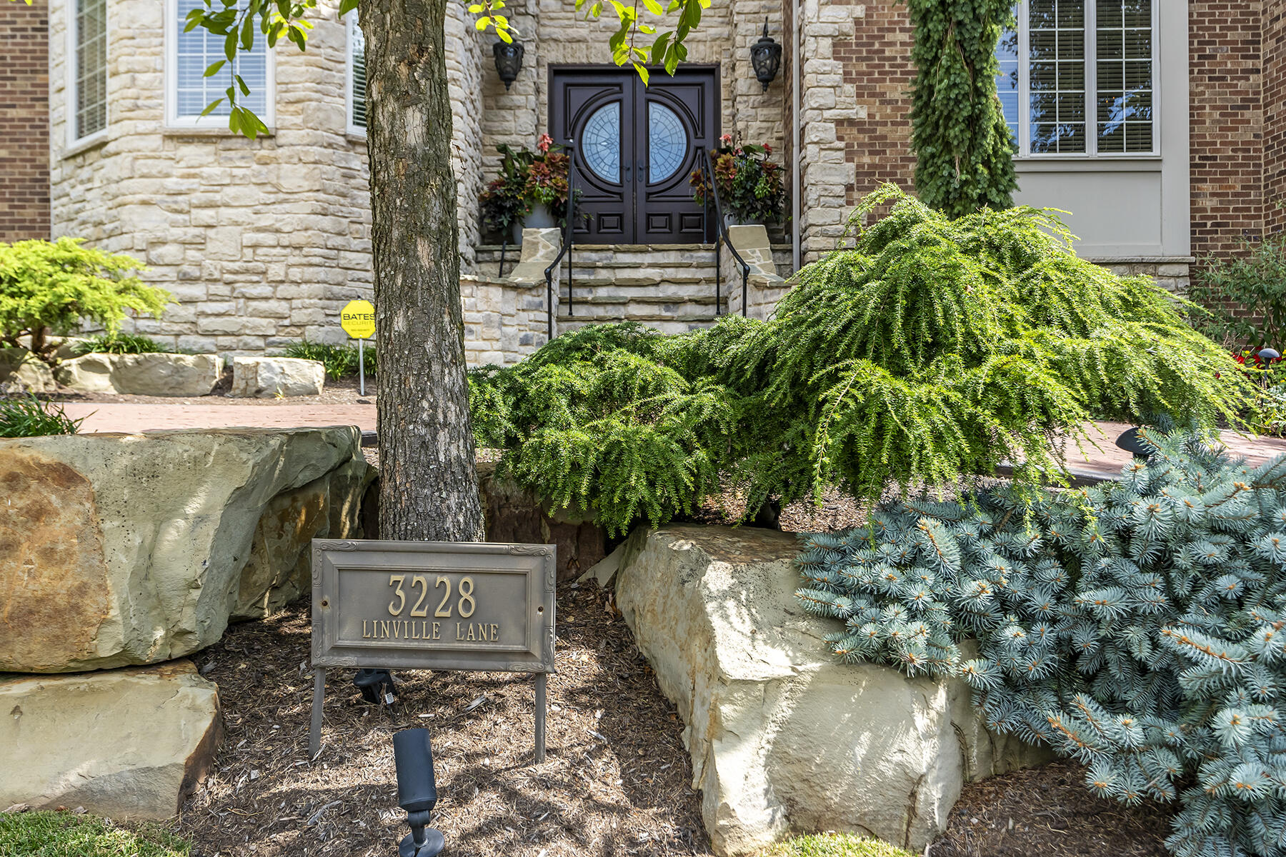 Lexington, Kentucky 40513, United States, 4 Bedrooms Bedrooms, ,5 BathroomsBathrooms,Residential,Active,85346