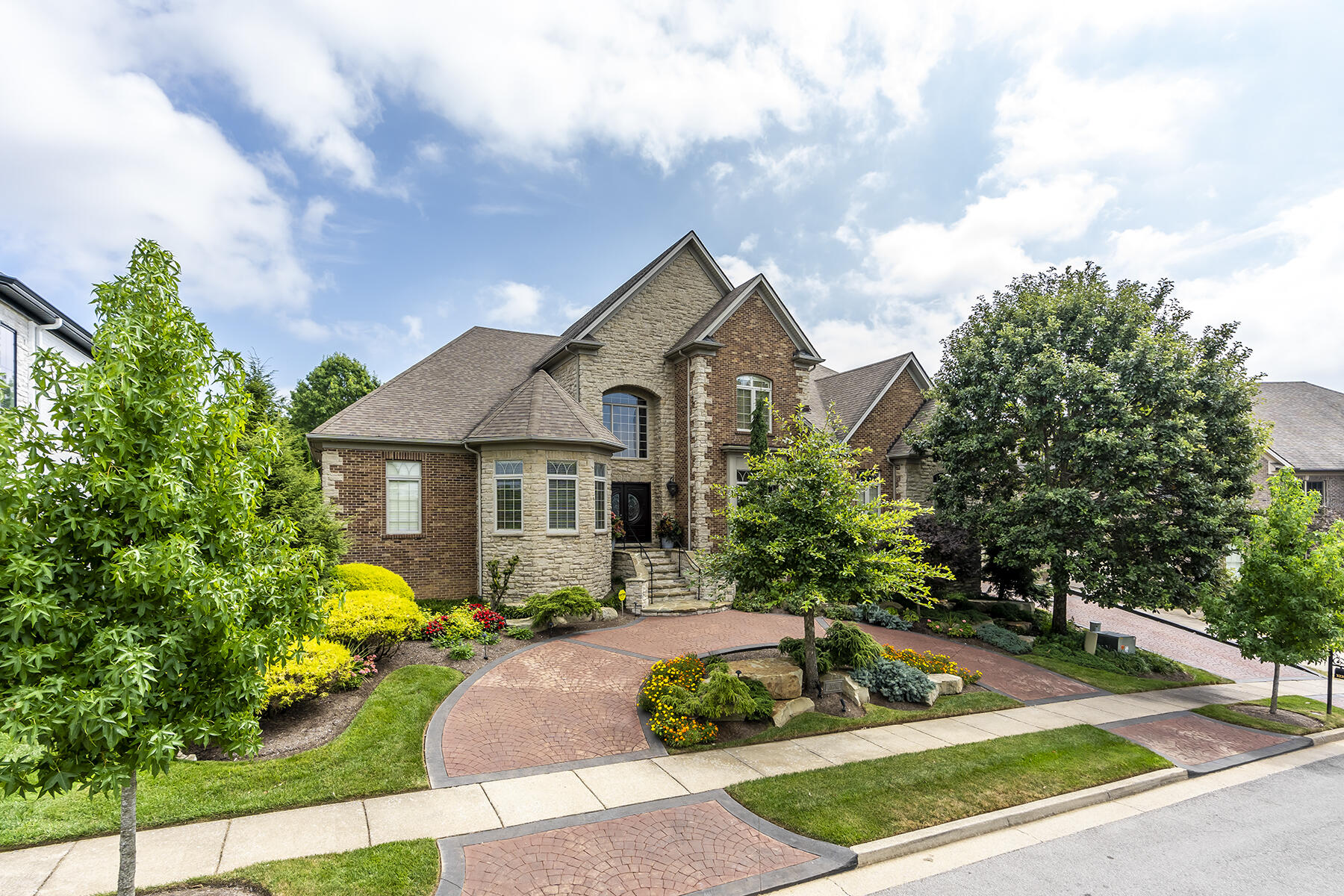 Lexington, Kentucky 40513, United States, 4 Bedrooms Bedrooms, ,5 BathroomsBathrooms,Residential,Active,85346