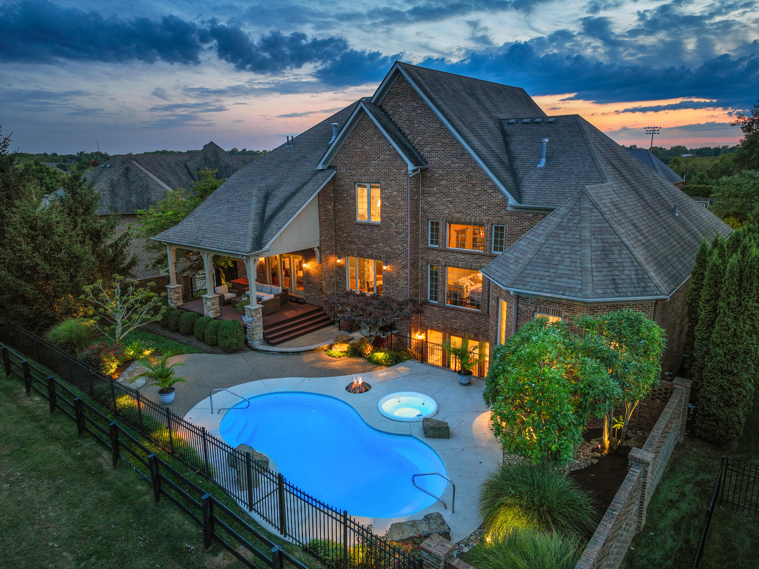 Lexington, Kentucky 40513, United States, 4 Bedrooms Bedrooms, ,5 BathroomsBathrooms,Residential,Active,85346