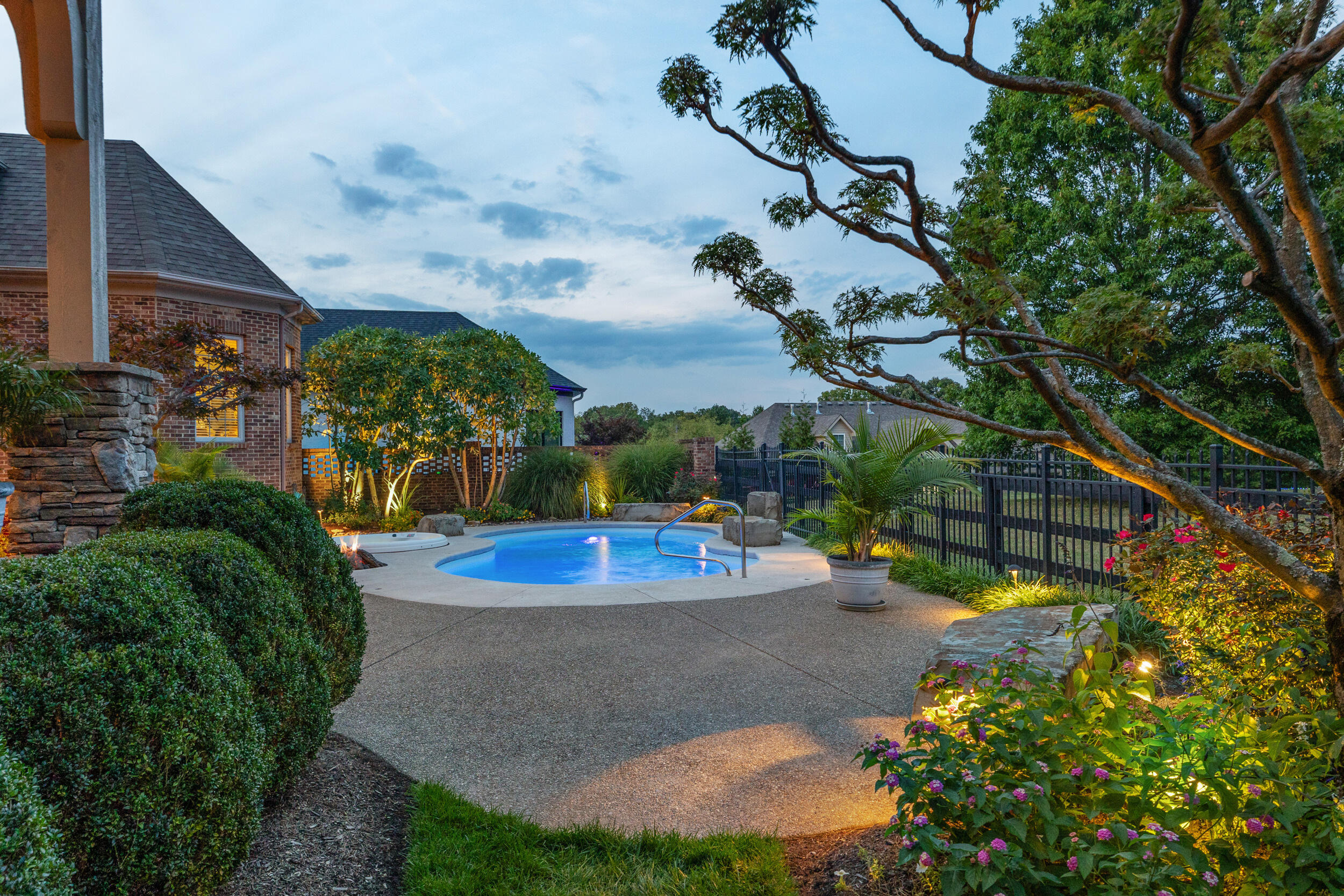 Lexington, Kentucky 40513, United States, 4 Bedrooms Bedrooms, ,5 BathroomsBathrooms,Residential,Active,85346