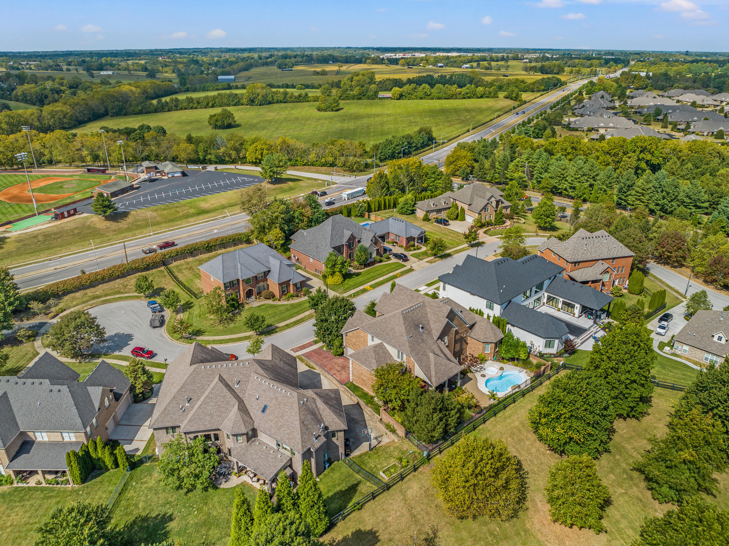 Lexington, Kentucky 40513, United States, 4 Bedrooms Bedrooms, ,5 BathroomsBathrooms,Residential,Active,85346