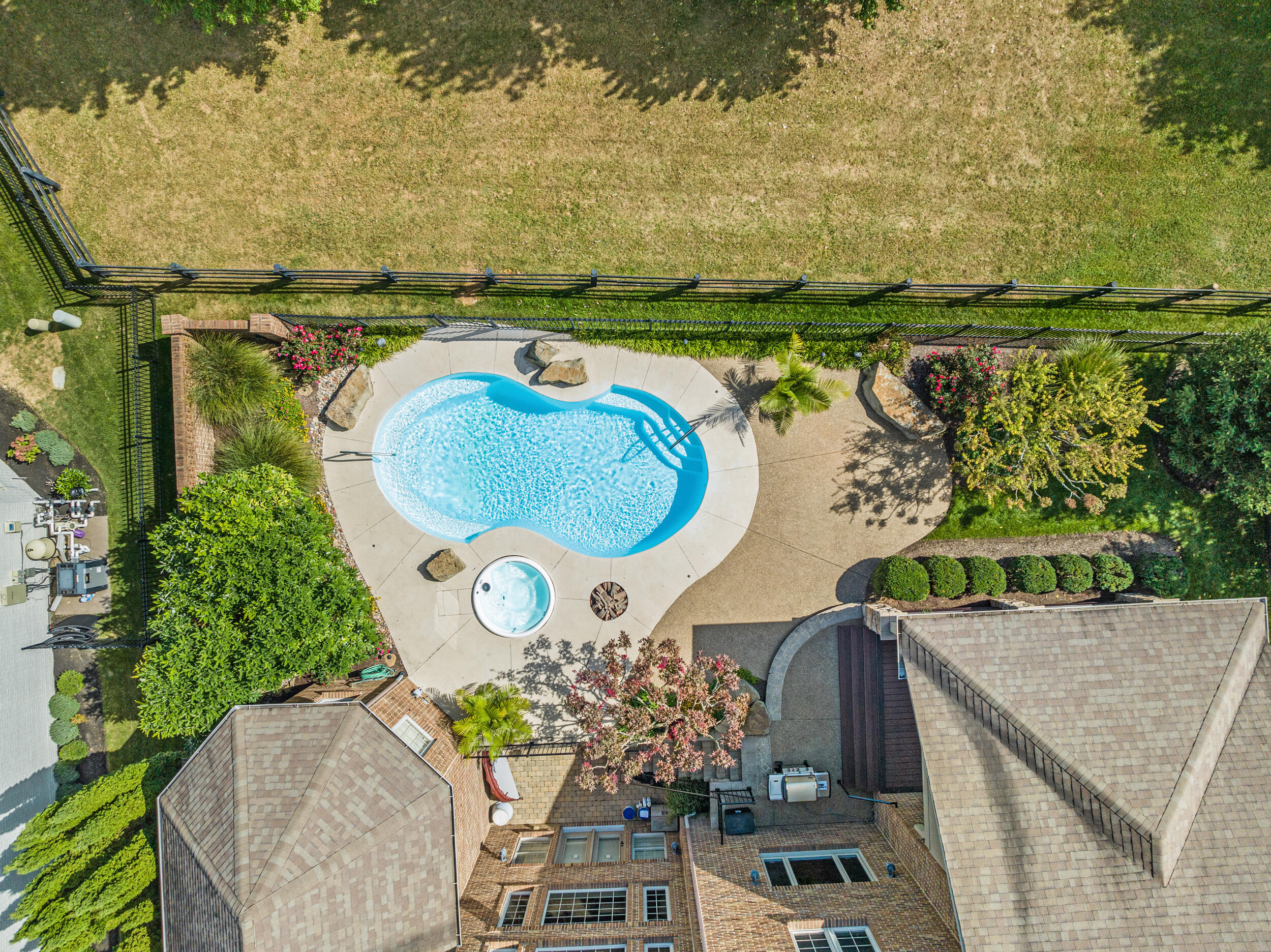 Lexington, Kentucky 40513, United States, 4 Bedrooms Bedrooms, ,5 BathroomsBathrooms,Residential,Active,85346