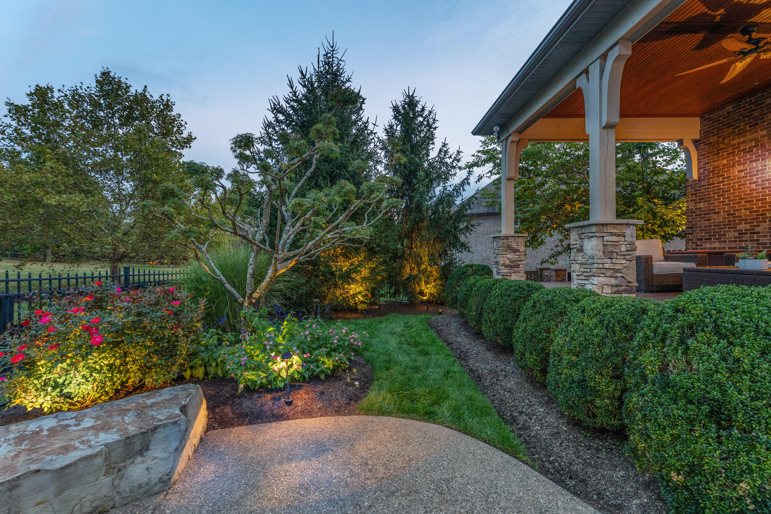 Lexington, Kentucky 40513, United States, 4 Bedrooms Bedrooms, ,5 BathroomsBathrooms,Residential,Active,85346