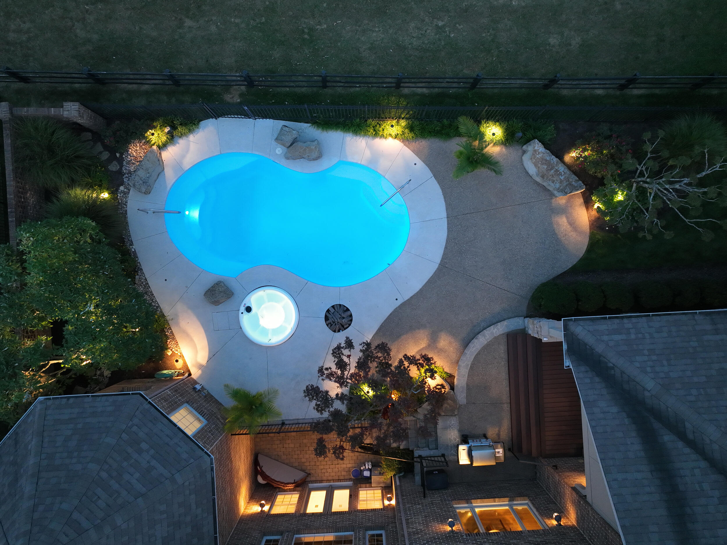 Lexington, Kentucky 40513, United States, 4 Bedrooms Bedrooms, ,5 BathroomsBathrooms,Residential,Active,85346