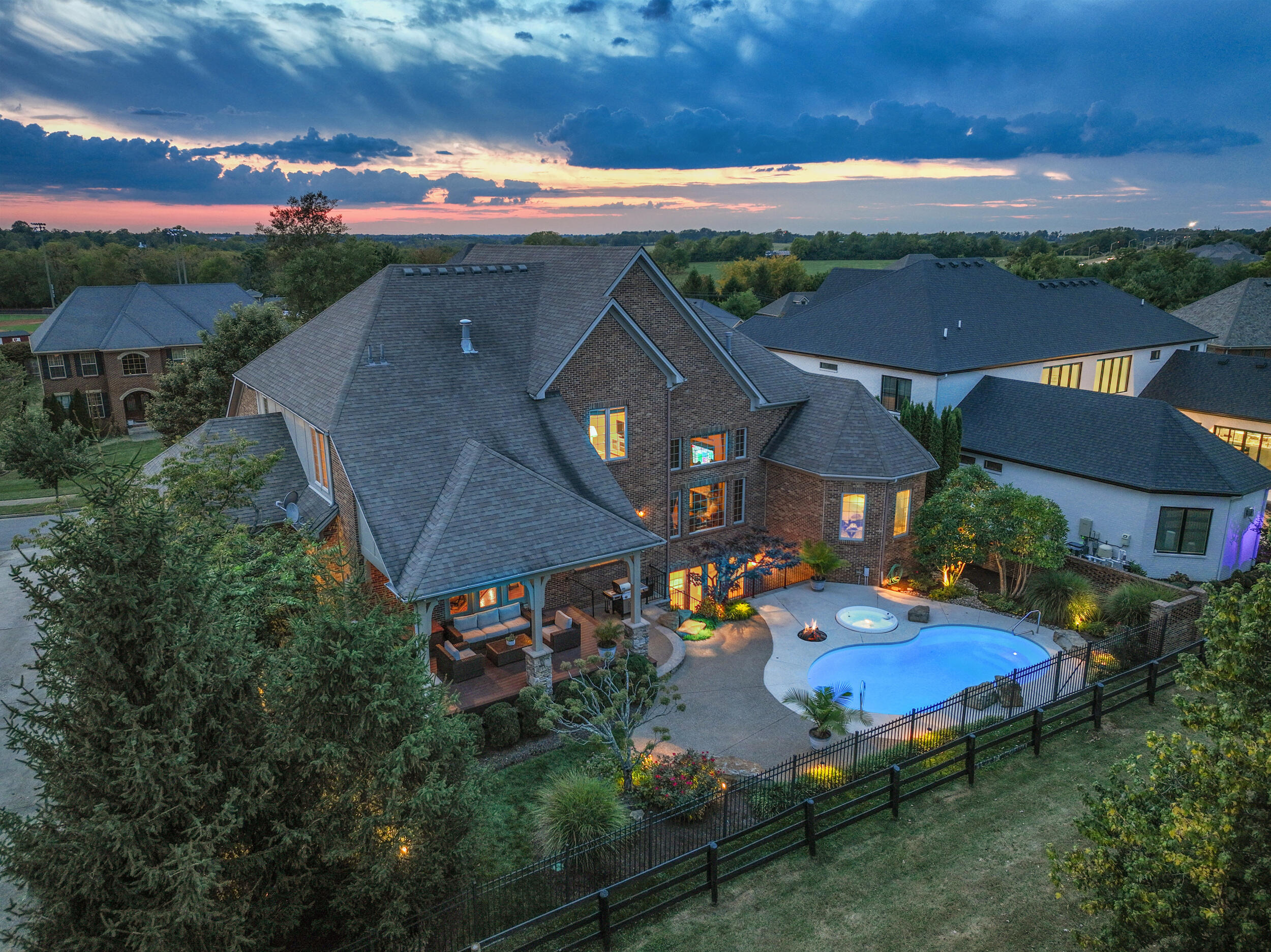 Lexington, Kentucky 40513, United States, 4 Bedrooms Bedrooms, ,5 BathroomsBathrooms,Residential,Active,85346