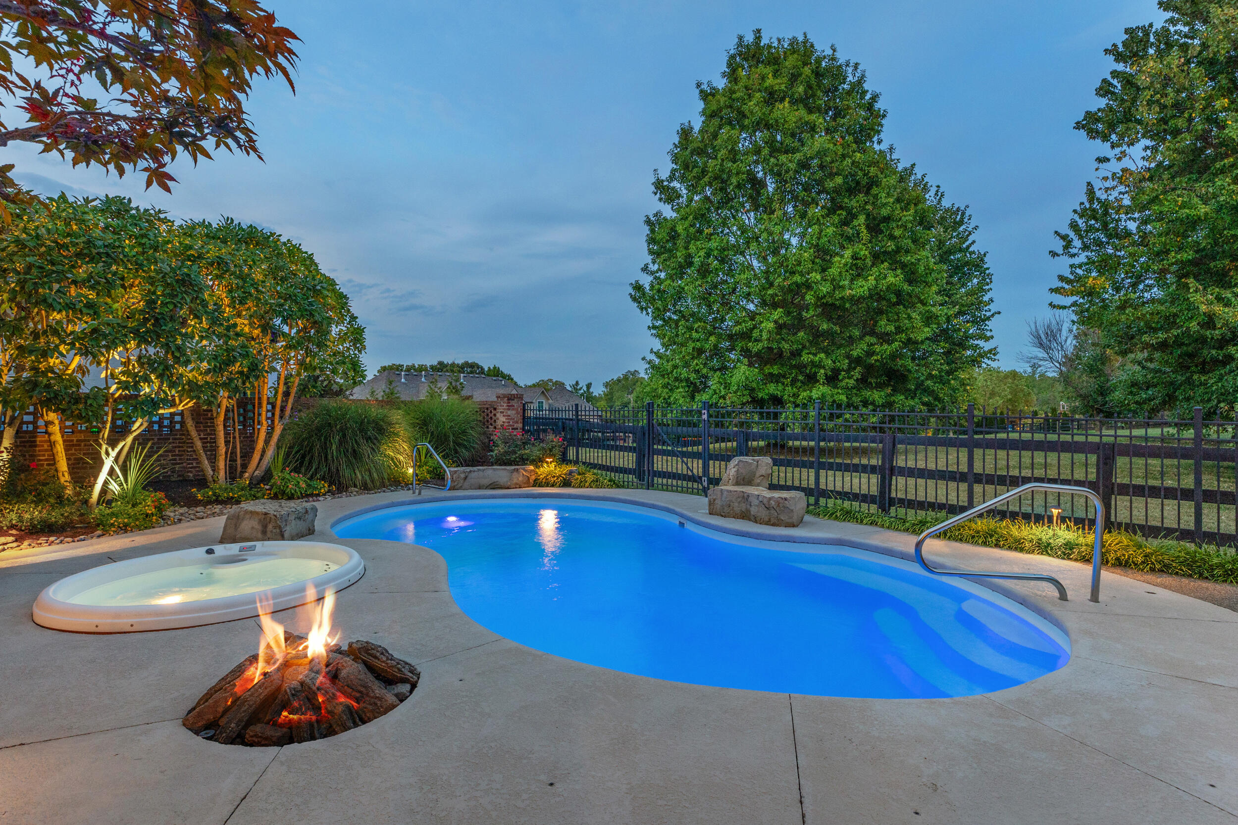 Lexington, Kentucky 40513, United States, 4 Bedrooms Bedrooms, ,5 BathroomsBathrooms,Residential,Active,85346