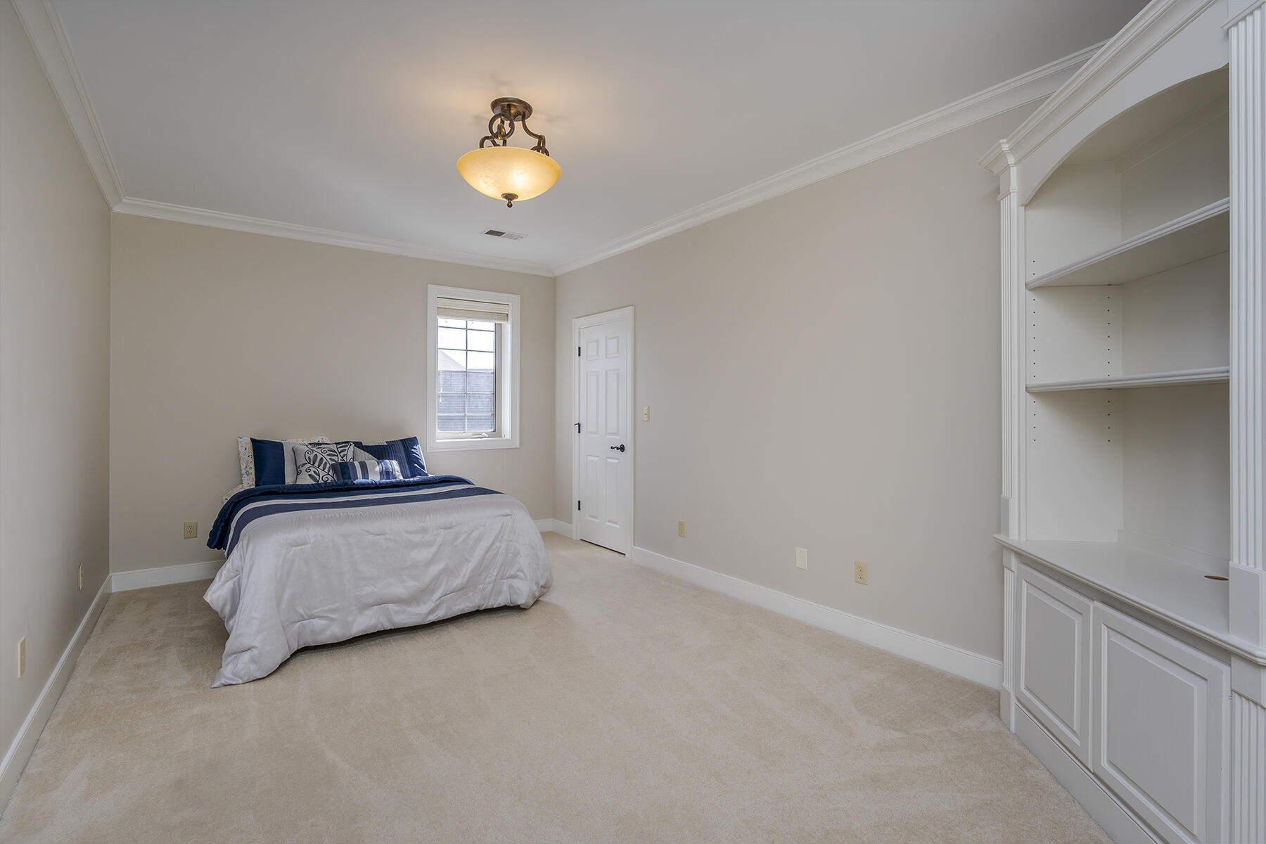 Lexington, Kentucky 40513, United States, 4 Bedrooms Bedrooms, ,5 BathroomsBathrooms,Residential,Active,85346