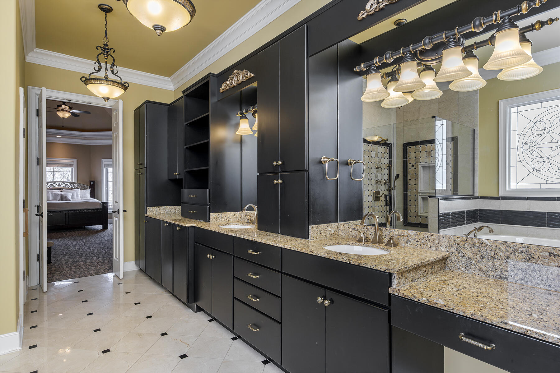 Lexington, Kentucky 40513, United States, 4 Bedrooms Bedrooms, ,5 BathroomsBathrooms,Residential,Active,85346