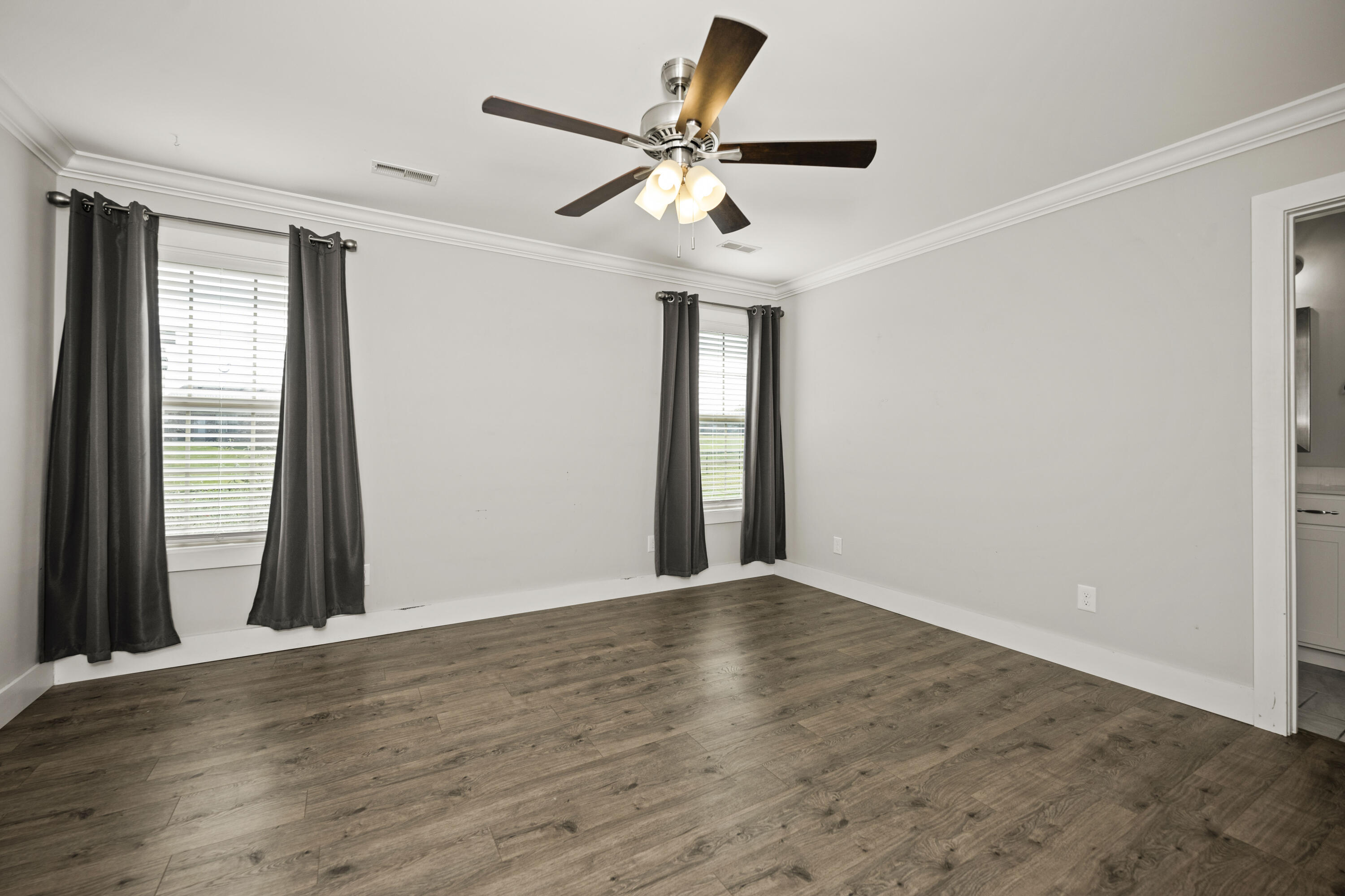 Richmond, Kentucky 40475, United States, 3 Bedrooms Bedrooms, ,2 BathroomsBathrooms,Residential,Active,36109