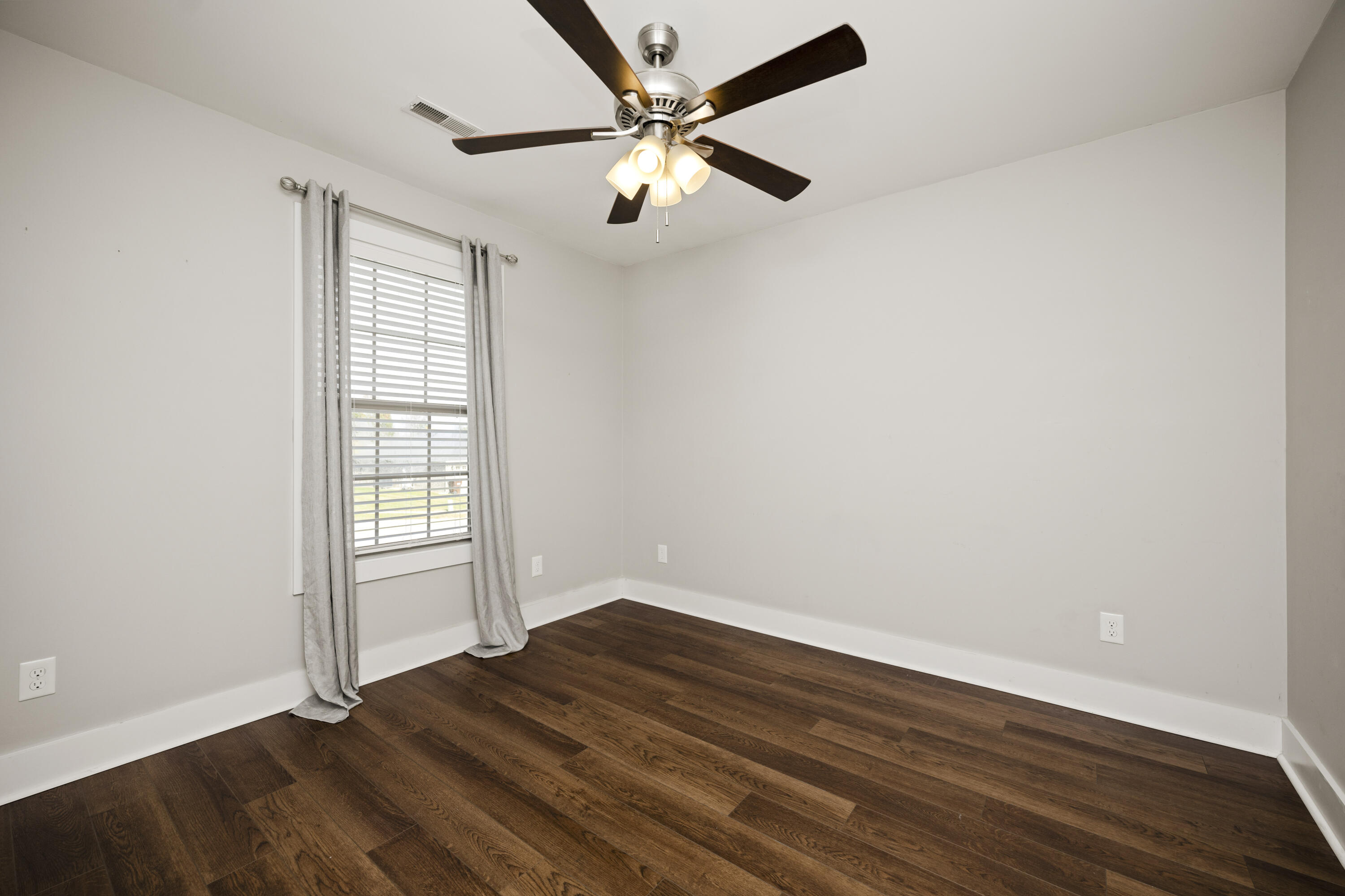 Richmond, Kentucky 40475, United States, 3 Bedrooms Bedrooms, ,2 BathroomsBathrooms,Residential,Active,36109