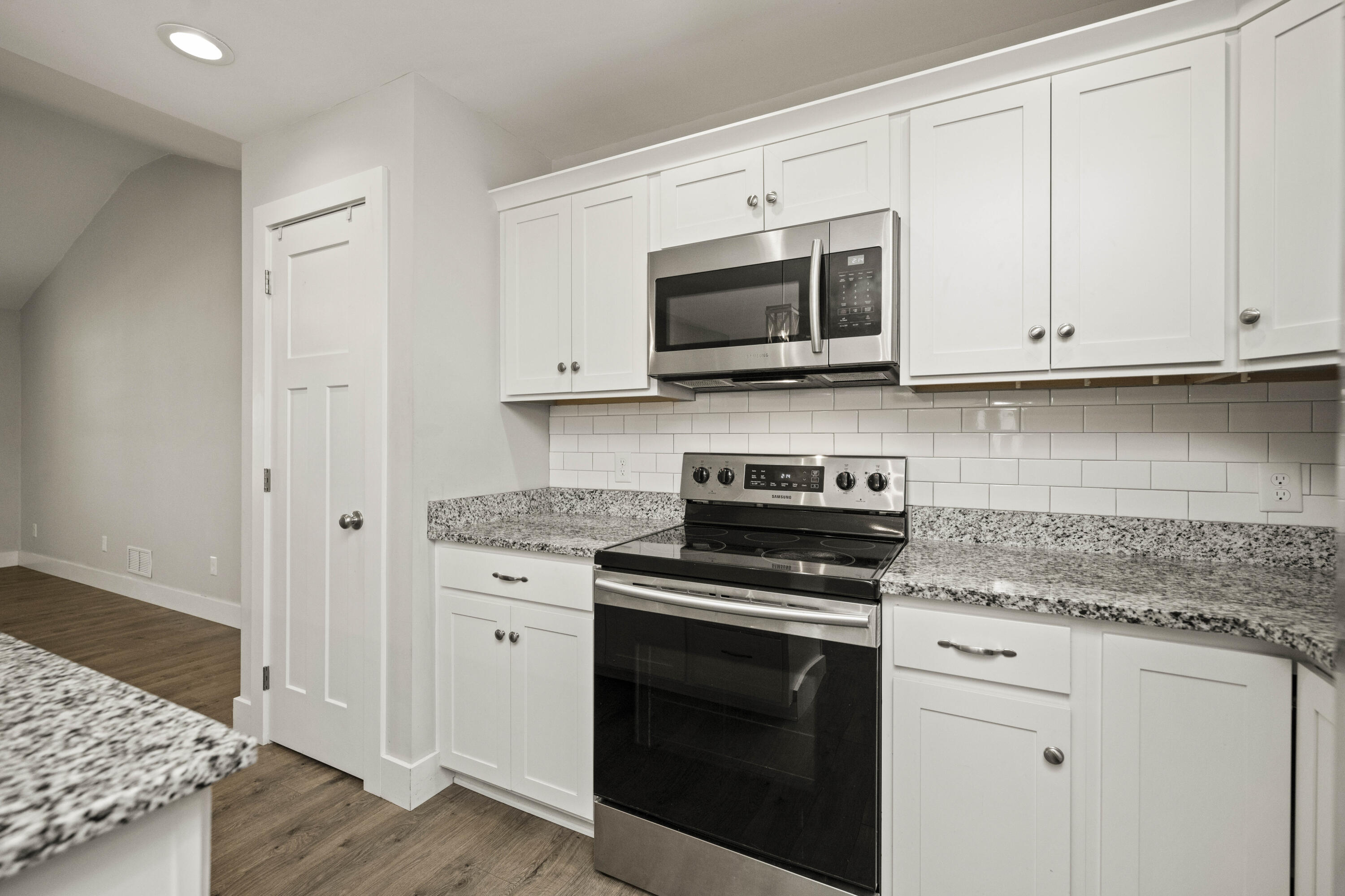 Richmond, Kentucky 40475, United States, 3 Bedrooms Bedrooms, ,2 BathroomsBathrooms,Residential,Active,36109