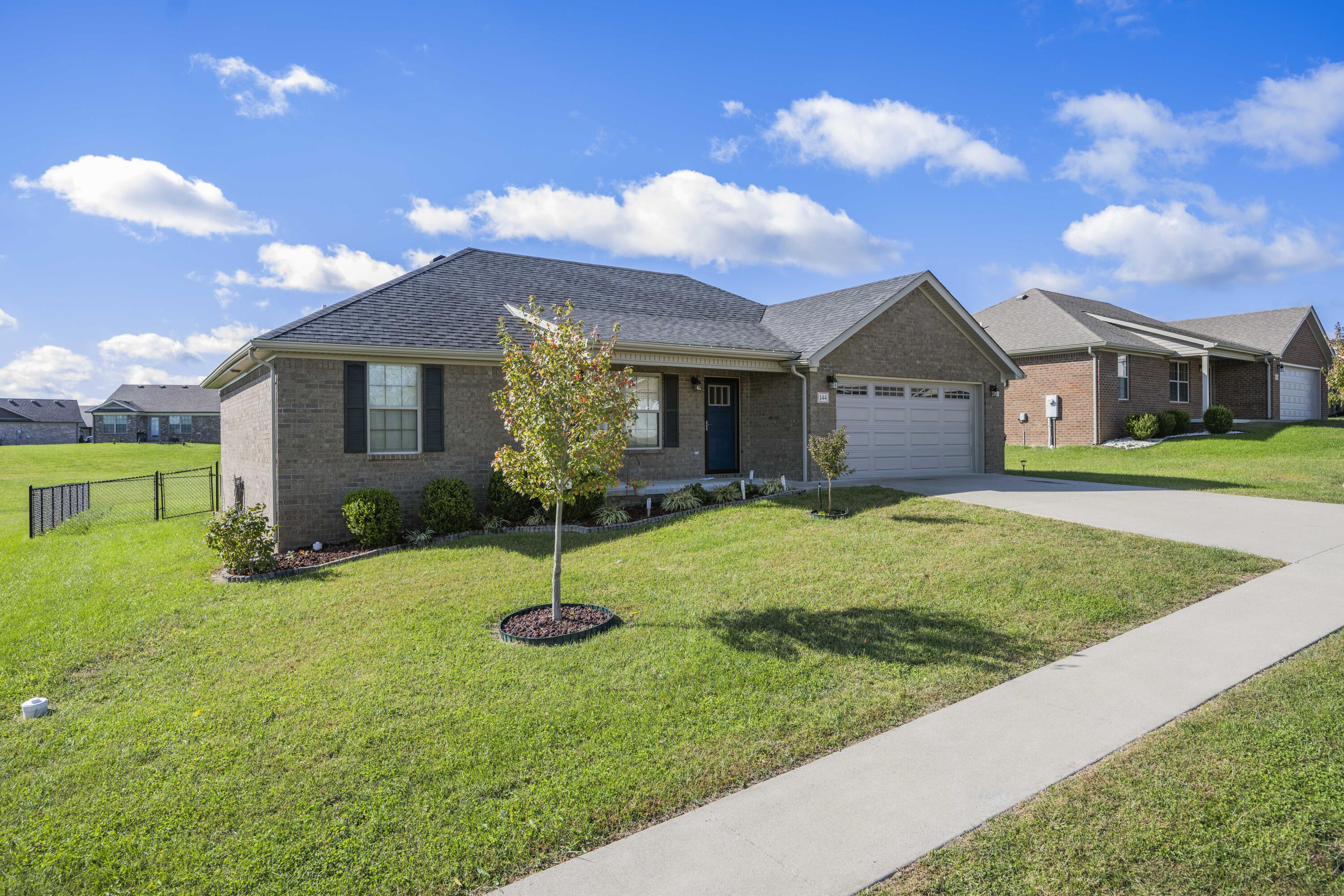 Richmond, Kentucky 40475, United States, 3 Bedrooms Bedrooms, ,2 BathroomsBathrooms,Residential,Active,36109