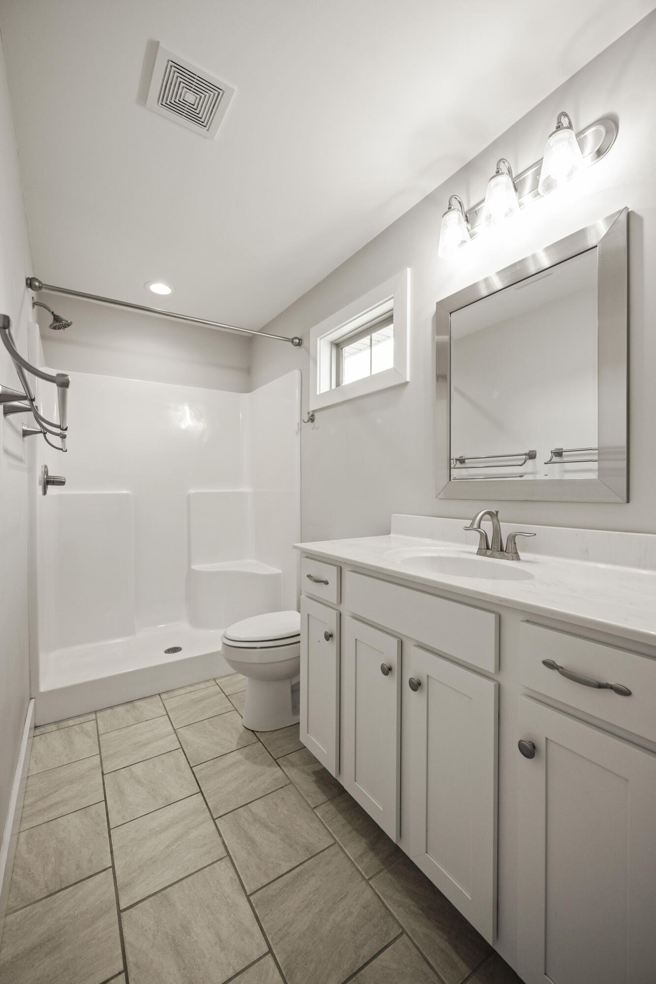 Richmond, Kentucky 40475, United States, 3 Bedrooms Bedrooms, ,2 BathroomsBathrooms,Residential,Active,36109