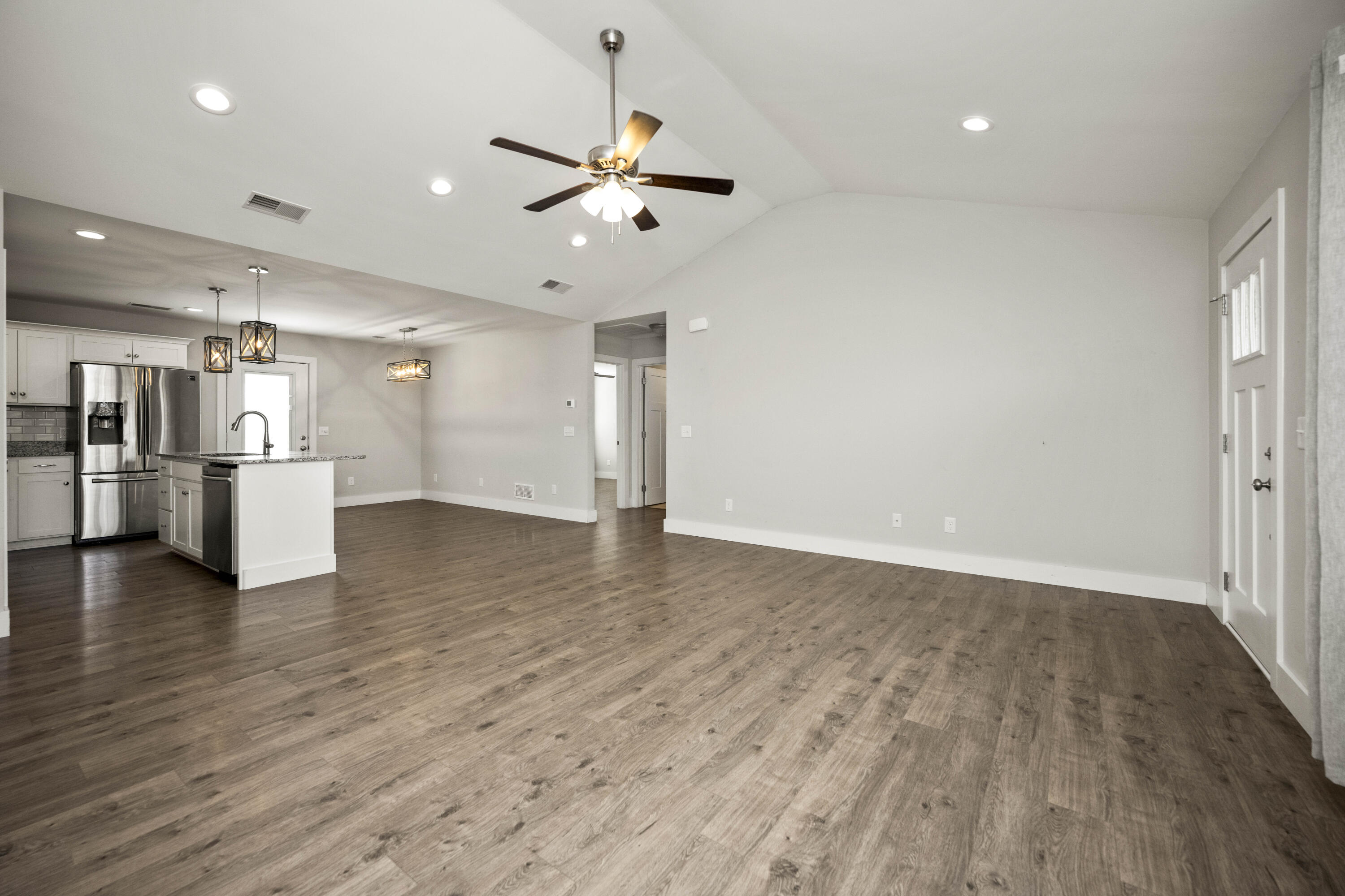 Richmond, Kentucky 40475, United States, 3 Bedrooms Bedrooms, ,2 BathroomsBathrooms,Residential,Active,36109