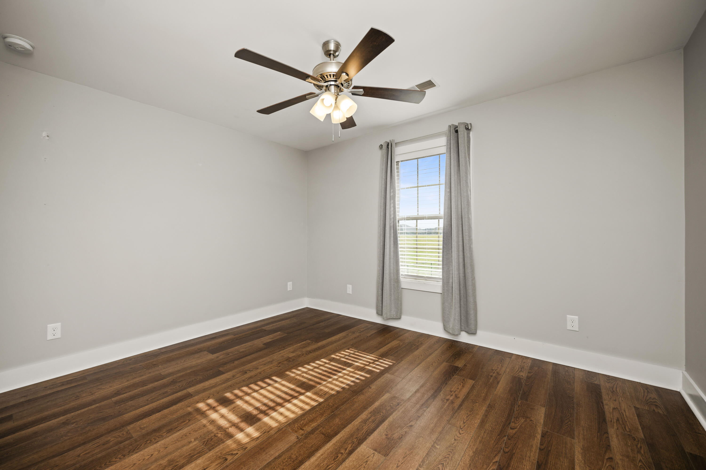 Richmond, Kentucky 40475, United States, 3 Bedrooms Bedrooms, ,2 BathroomsBathrooms,Residential,Active,36109