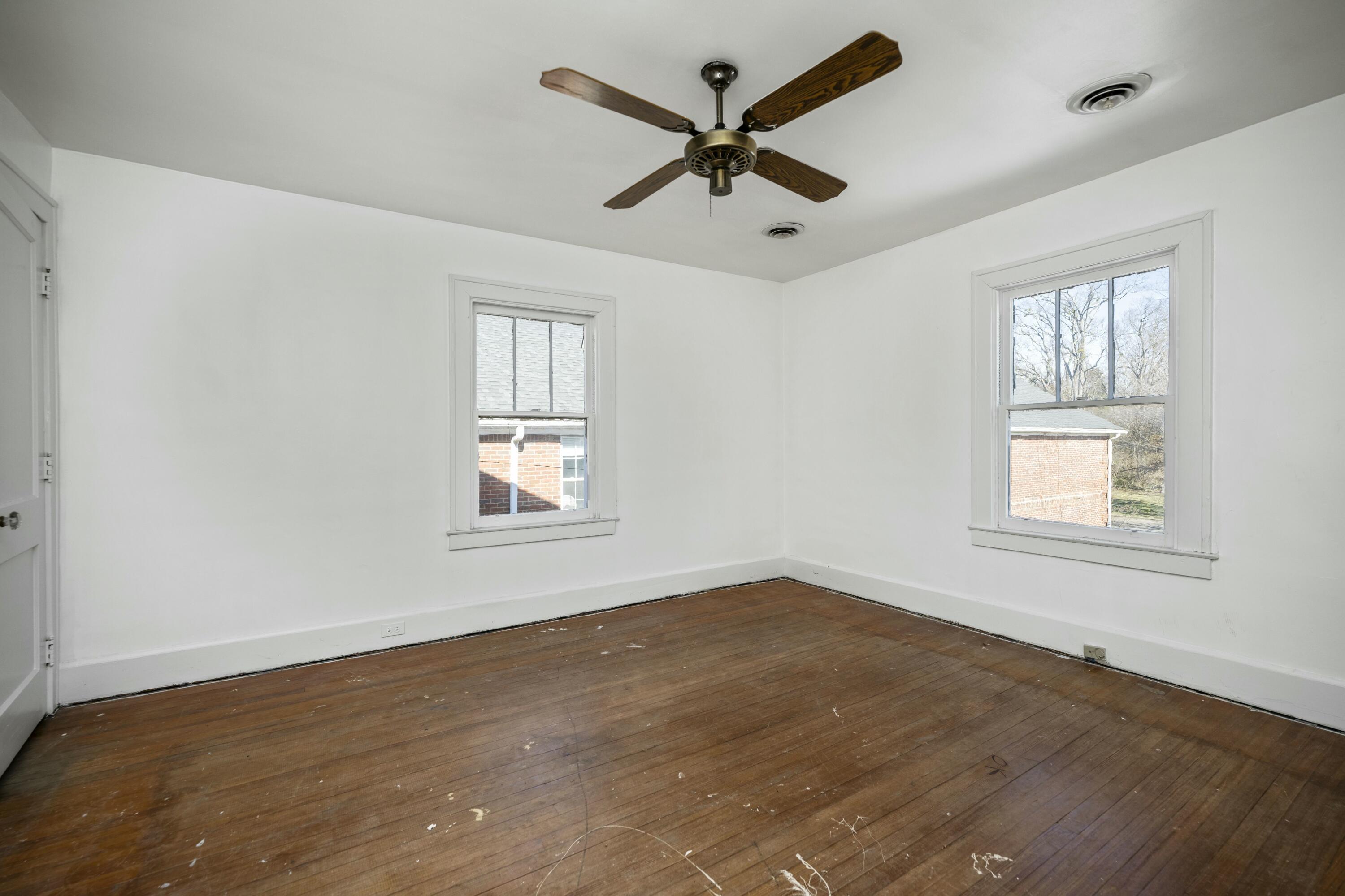 Richmond, Kentucky 40475, United States, 5 Bedrooms Bedrooms, ,3 BathroomsBathrooms,Residential,Active,77567