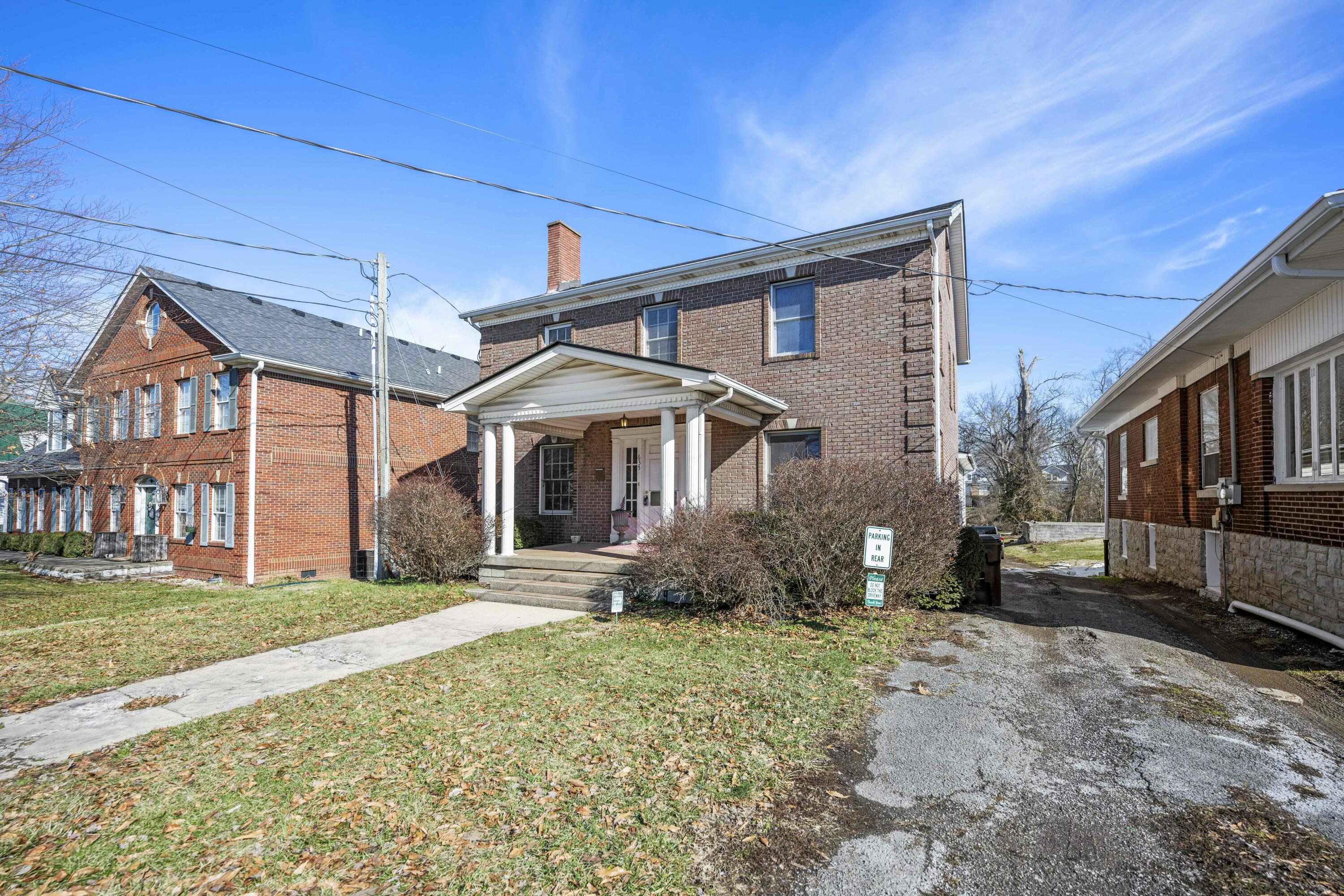 Richmond, Kentucky 40475, United States, 5 Bedrooms Bedrooms, ,3 BathroomsBathrooms,Residential,Active,77567