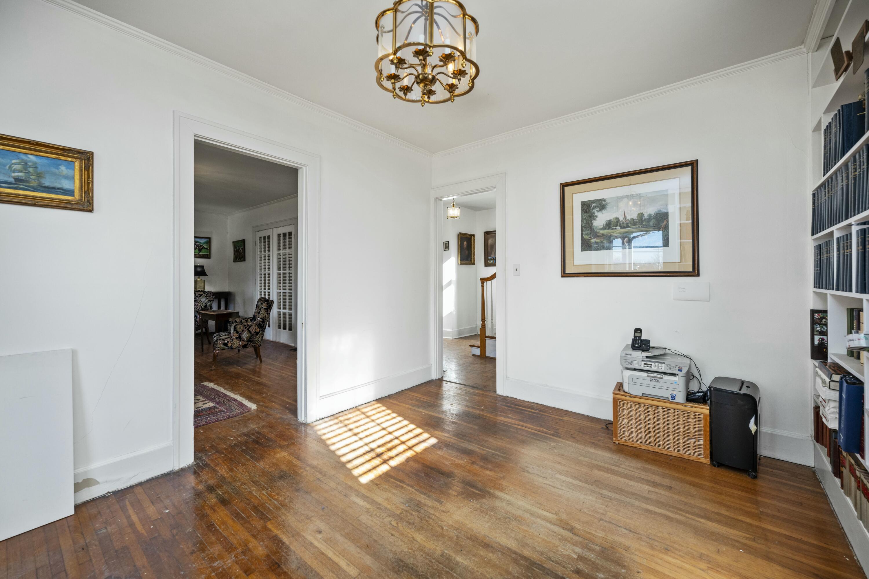 Richmond, Kentucky 40475, United States, 5 Bedrooms Bedrooms, ,3 BathroomsBathrooms,Residential,Active,77567