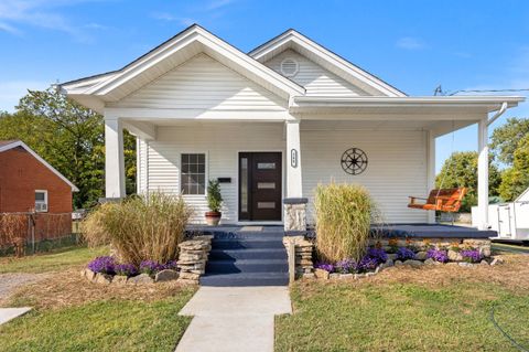 Photo of 300 Locust Avenue, Lexington, KY 40505 (MLS # 25501078)