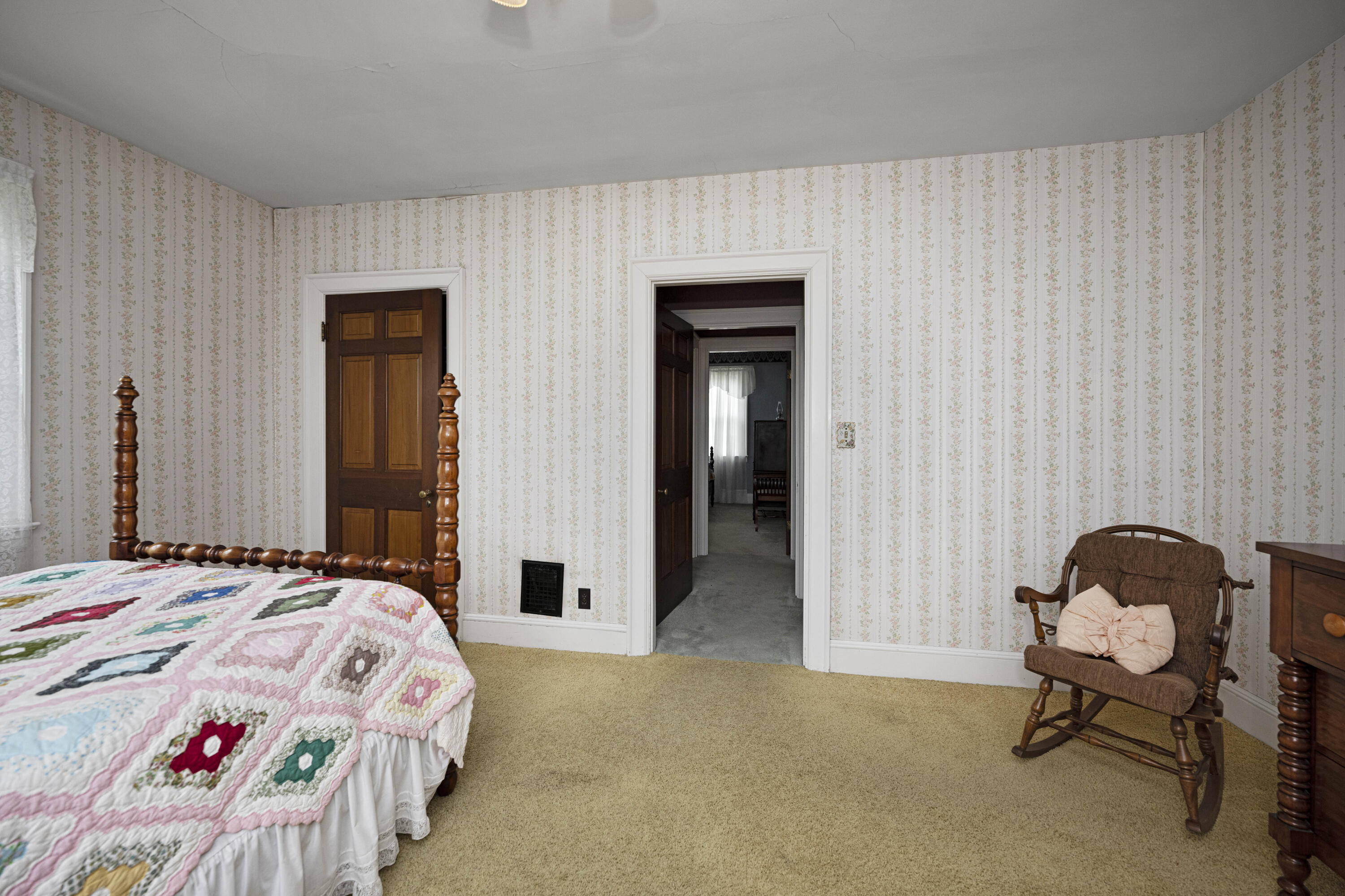 Irvine, Kentucky 40336, United States, 4 Bedrooms Bedrooms, ,2 BathroomsBathrooms,Residential,Pending,115036