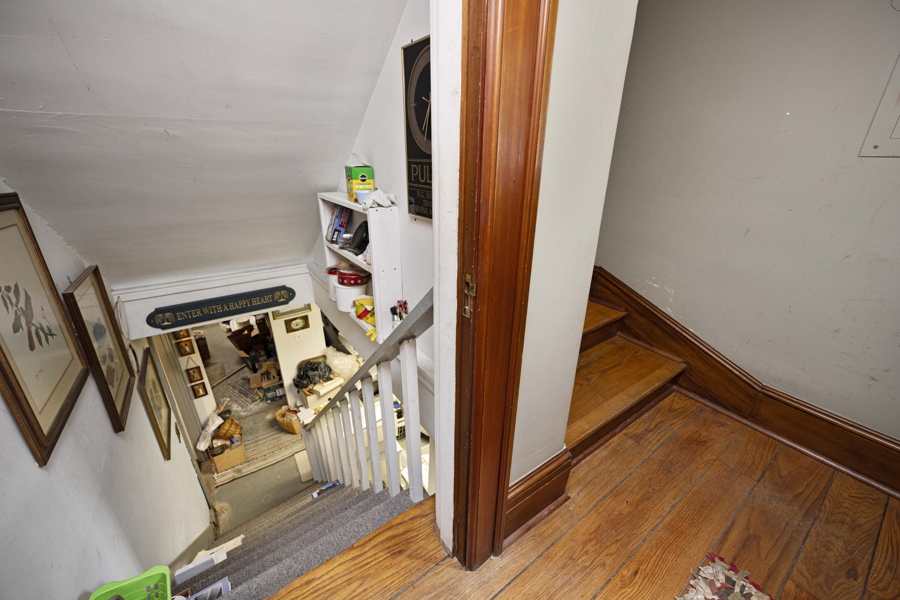 Irvine, Kentucky 40336, United States, 4 Bedrooms Bedrooms, ,2 BathroomsBathrooms,Residential,Pending,115036