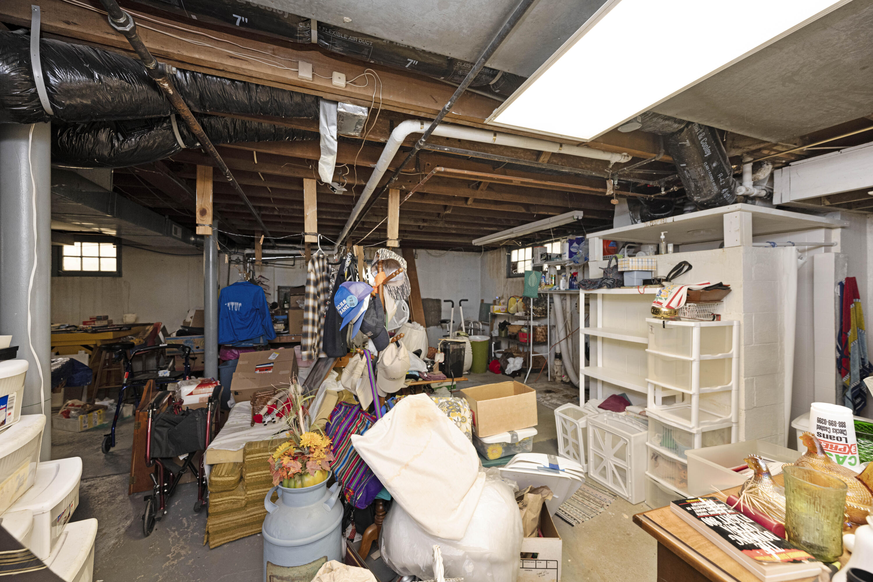 Irvine, Kentucky 40336, United States, 4 Bedrooms Bedrooms, ,2 BathroomsBathrooms,Residential,Pending,115036