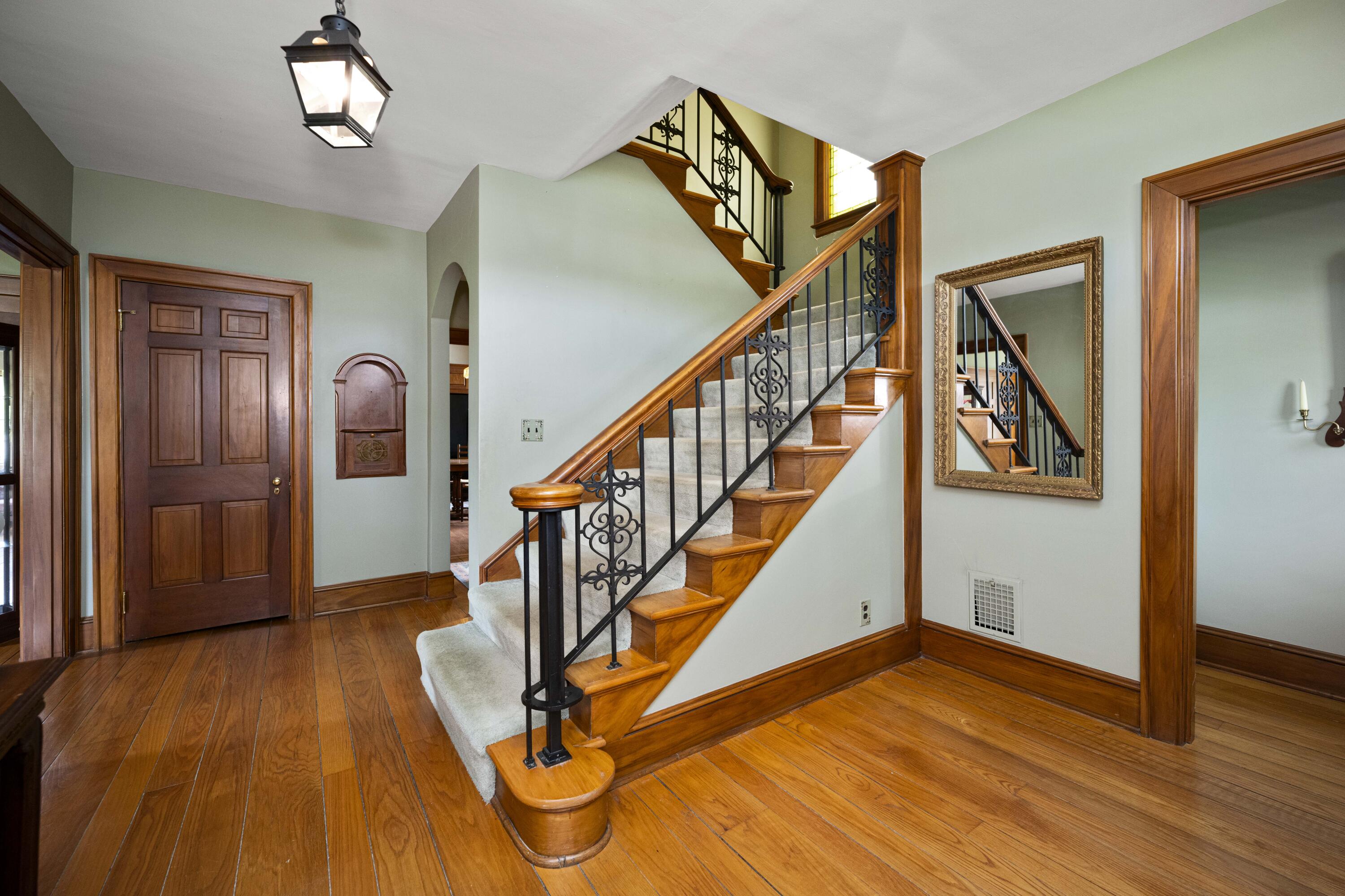 Irvine, Kentucky 40336, United States, 4 Bedrooms Bedrooms, ,2 BathroomsBathrooms,Residential,Pending,115036