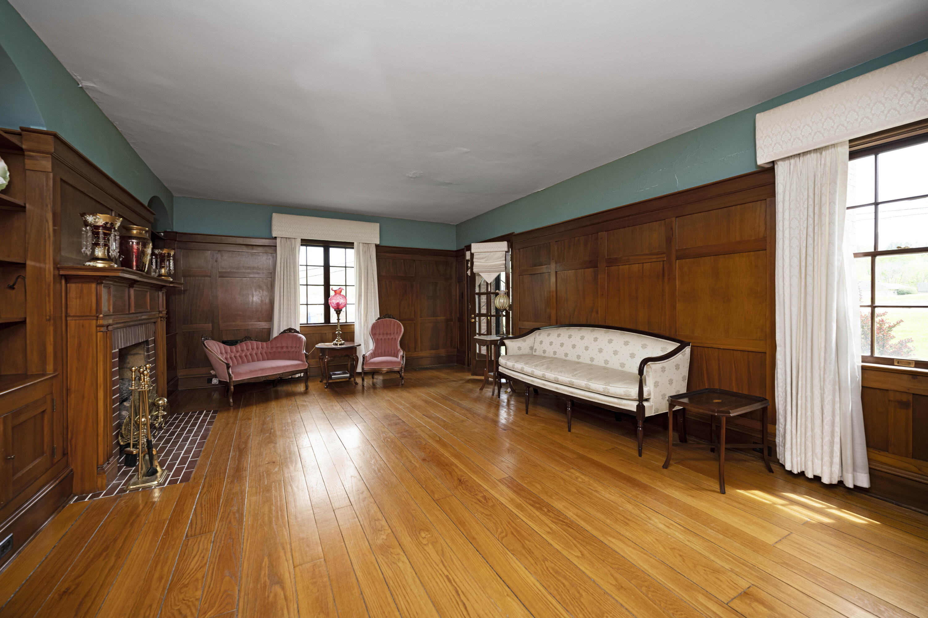 Irvine, Kentucky 40336, United States, 4 Bedrooms Bedrooms, ,2 BathroomsBathrooms,Residential,Pending,115036