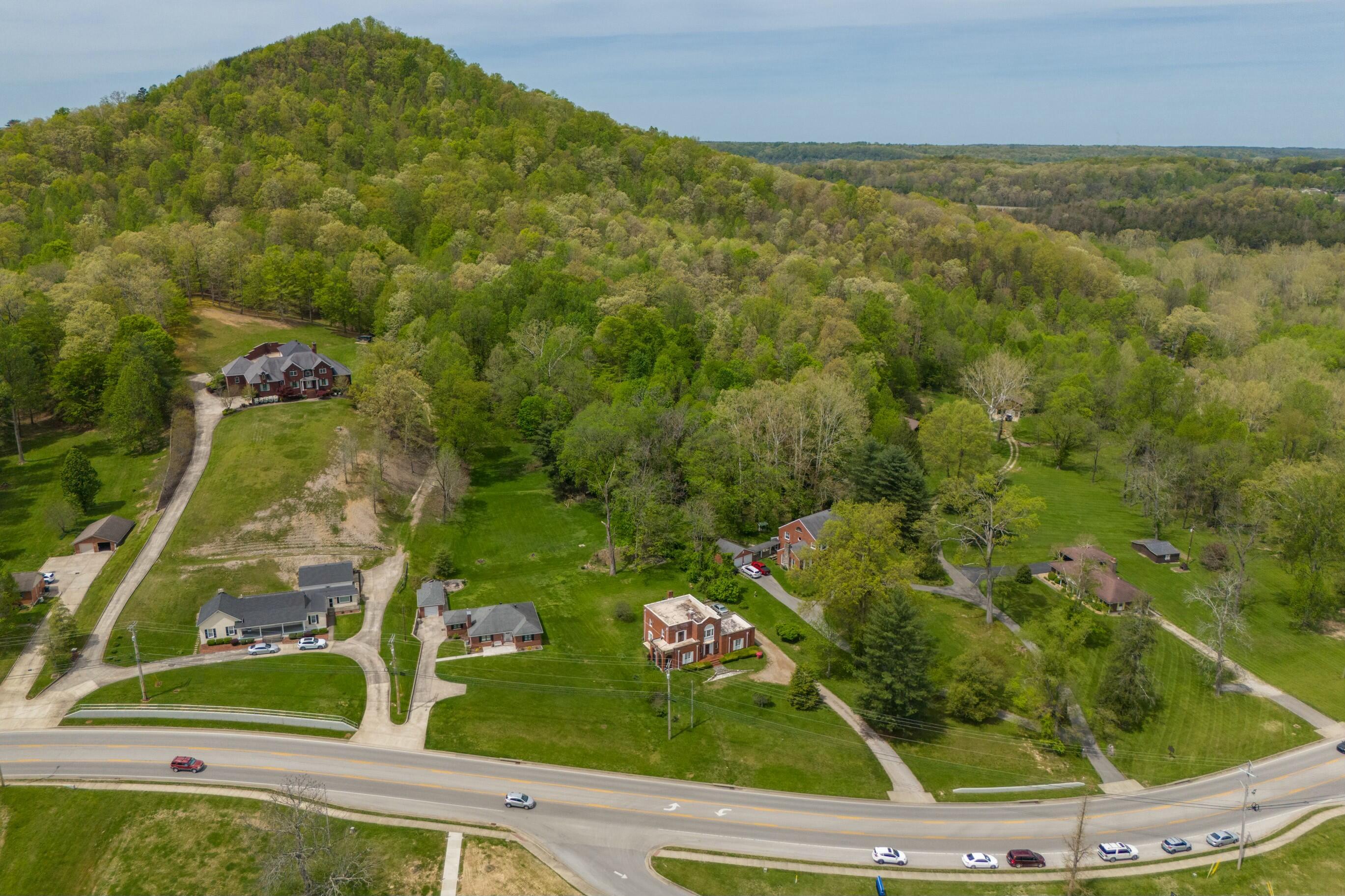 Irvine, Kentucky 40336, United States, 4 Bedrooms Bedrooms, ,2 BathroomsBathrooms,Residential,Pending,115036