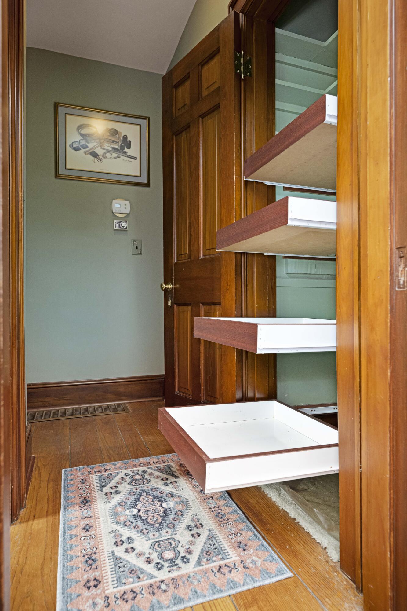 Irvine, Kentucky 40336, United States, 4 Bedrooms Bedrooms, ,2 BathroomsBathrooms,Residential,Pending,115036